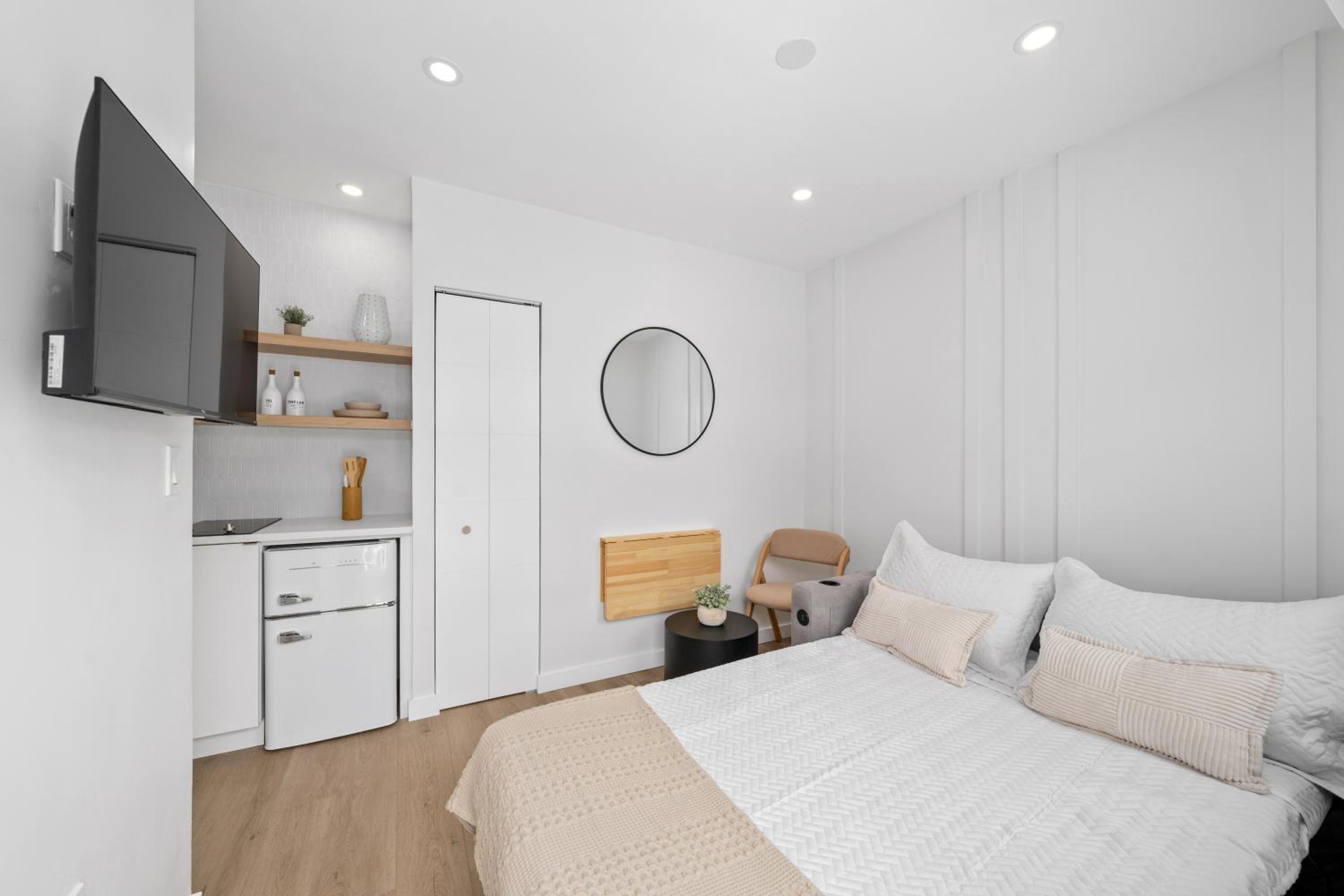 Studio Apartment photo 2