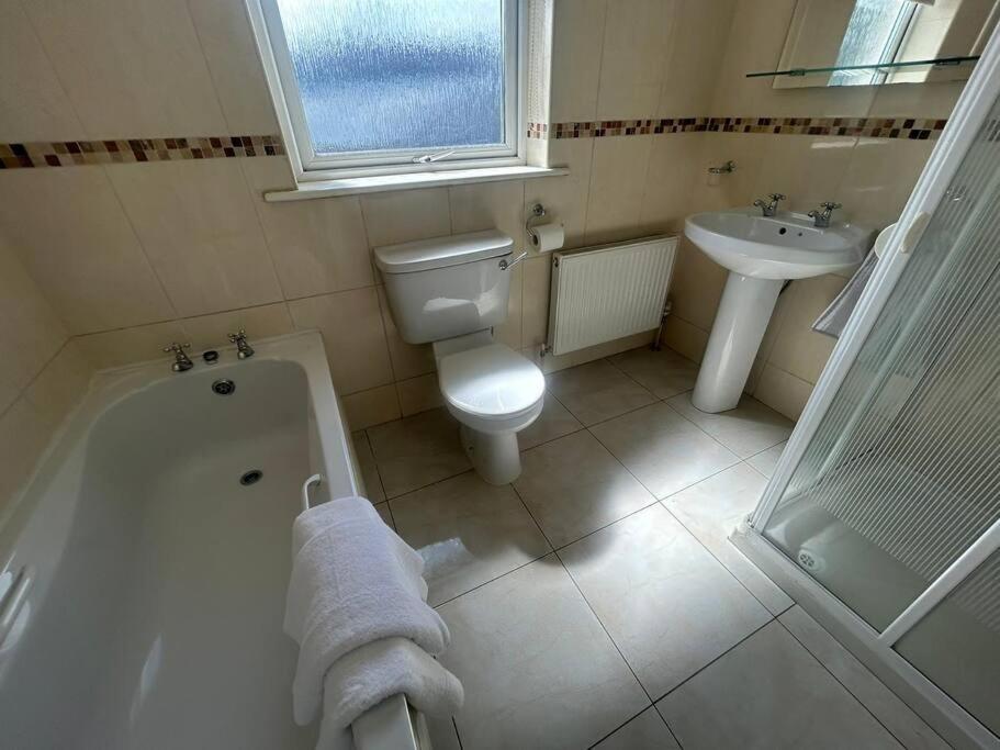Three-Bedroom House photo 2