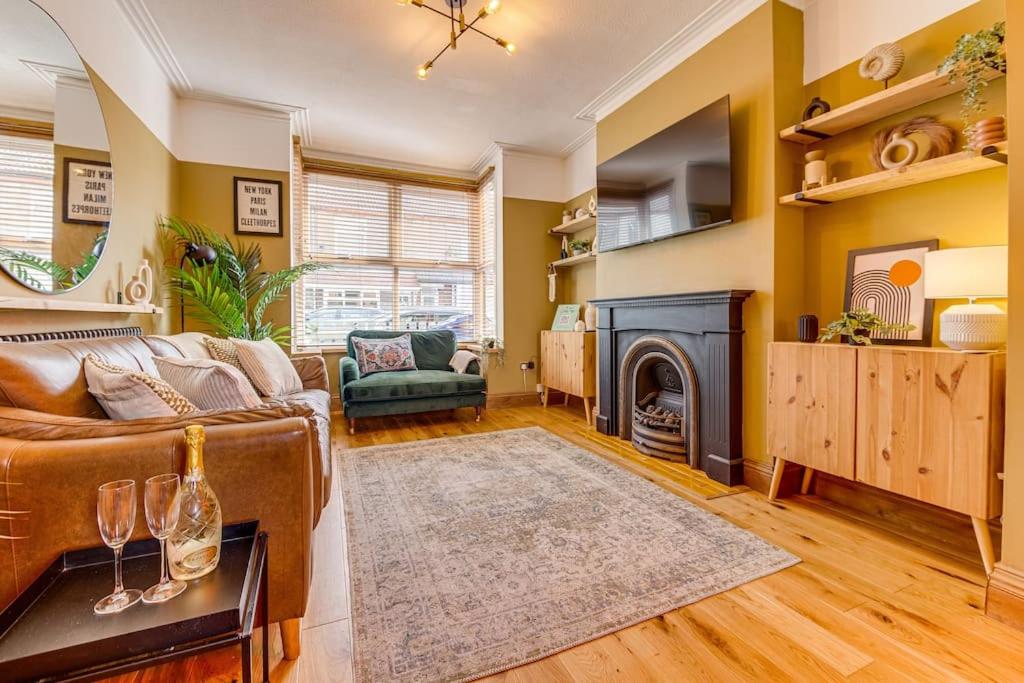 Three-Bedroom House photo 2
