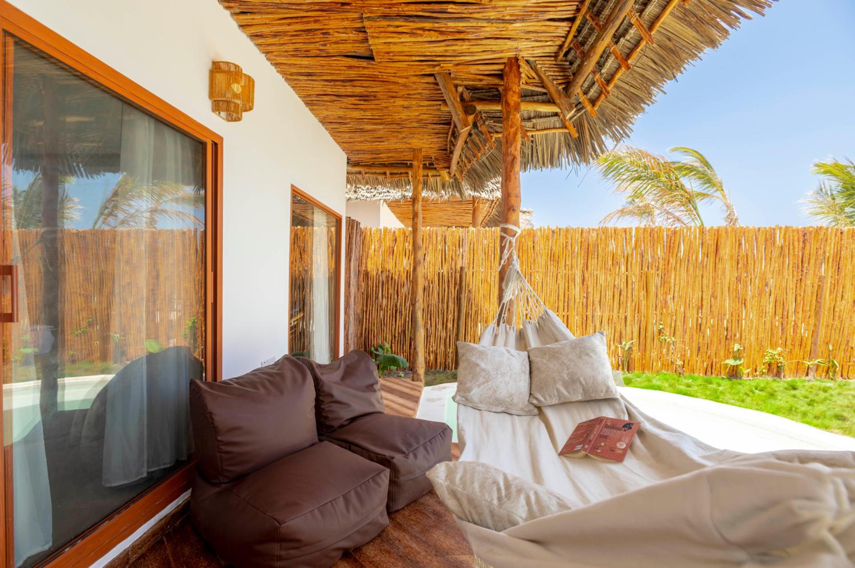 Villa with Private Pool - Photo 7