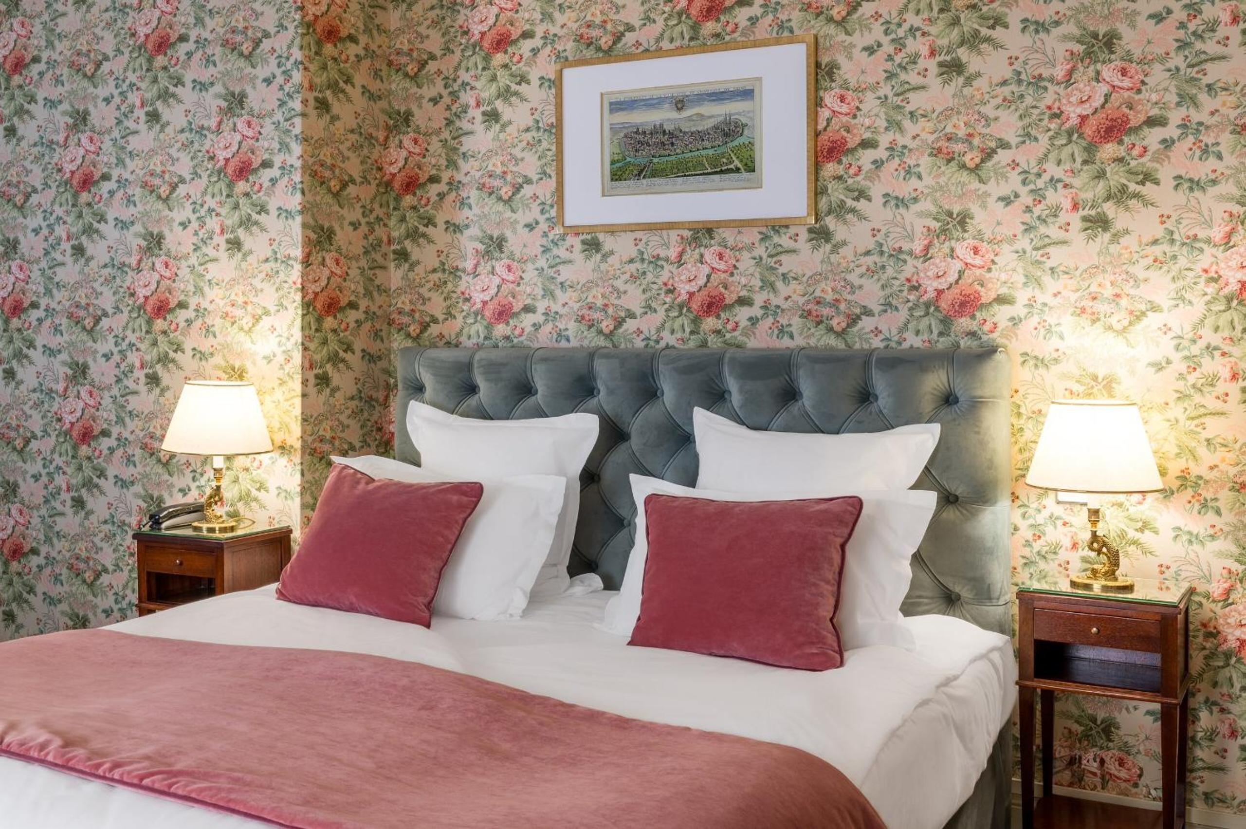 Deluxe Twin Room photo 3