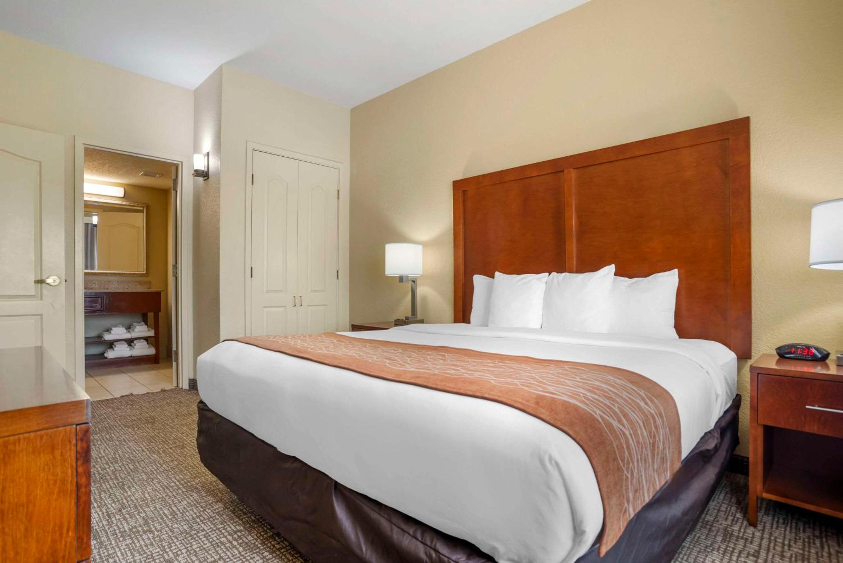 King Suite with Sofa Bed - Non Smoking
