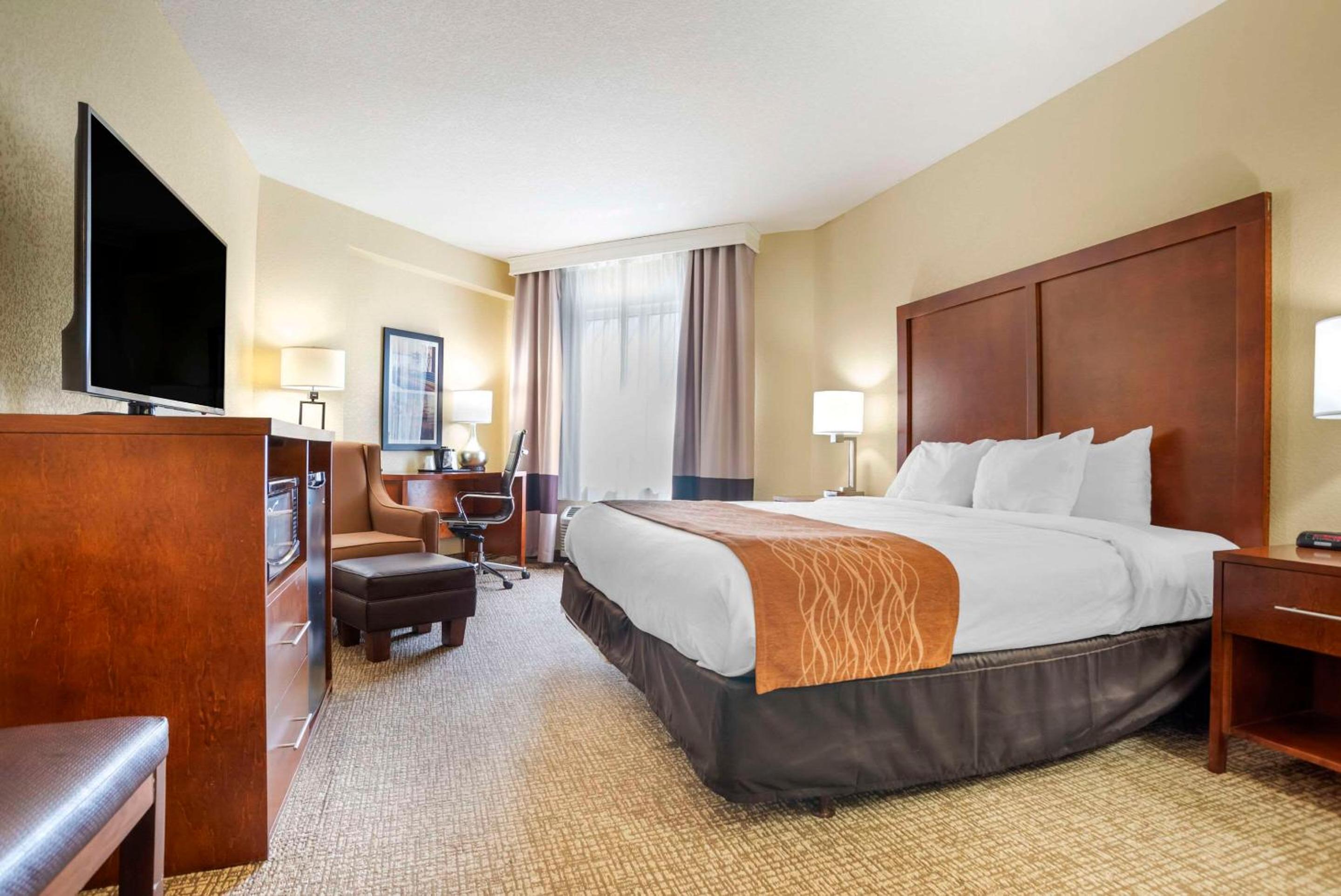 King Room - Accessible/Non-Smoking photo 3