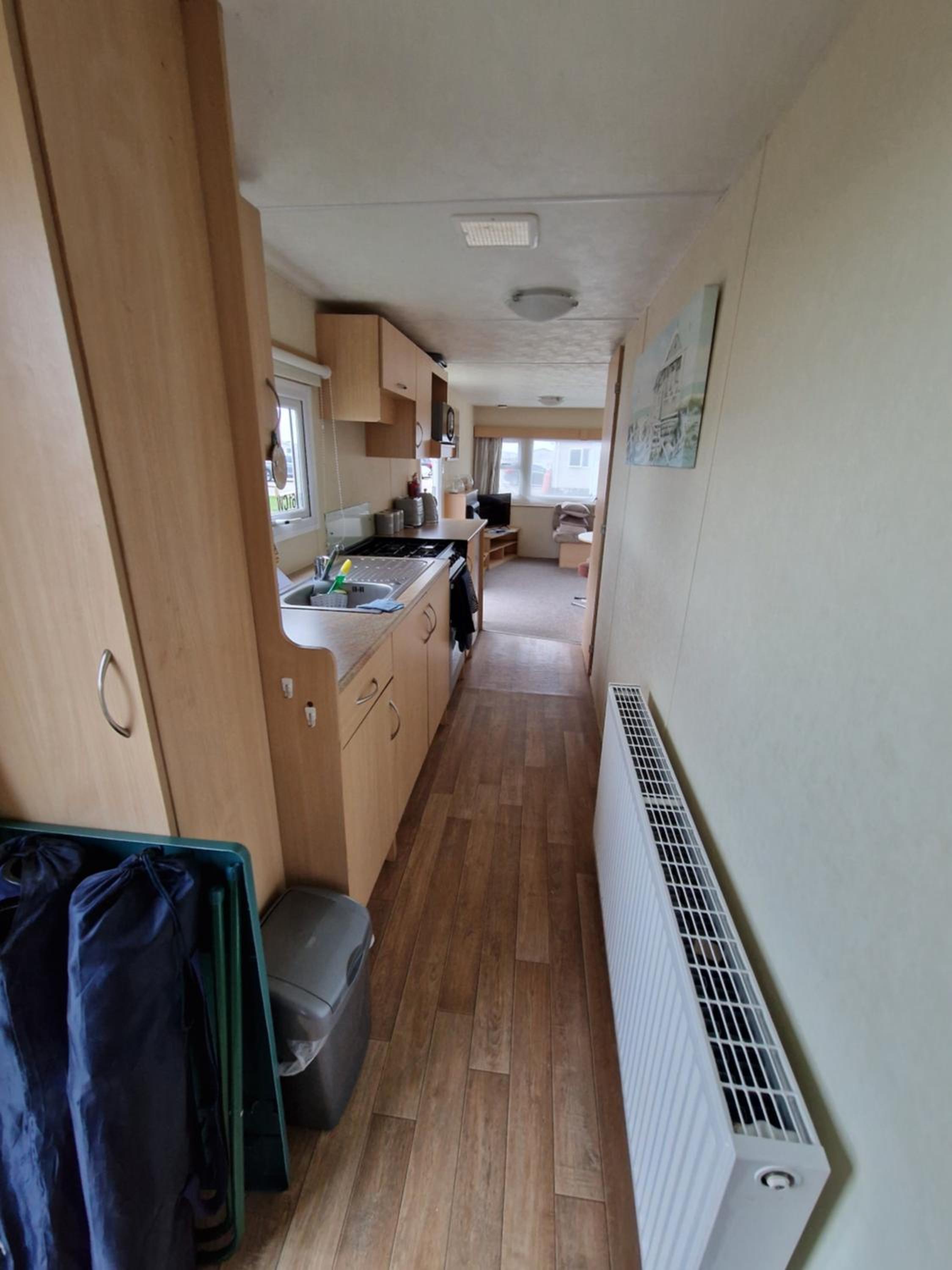 Mobile Home photo 2