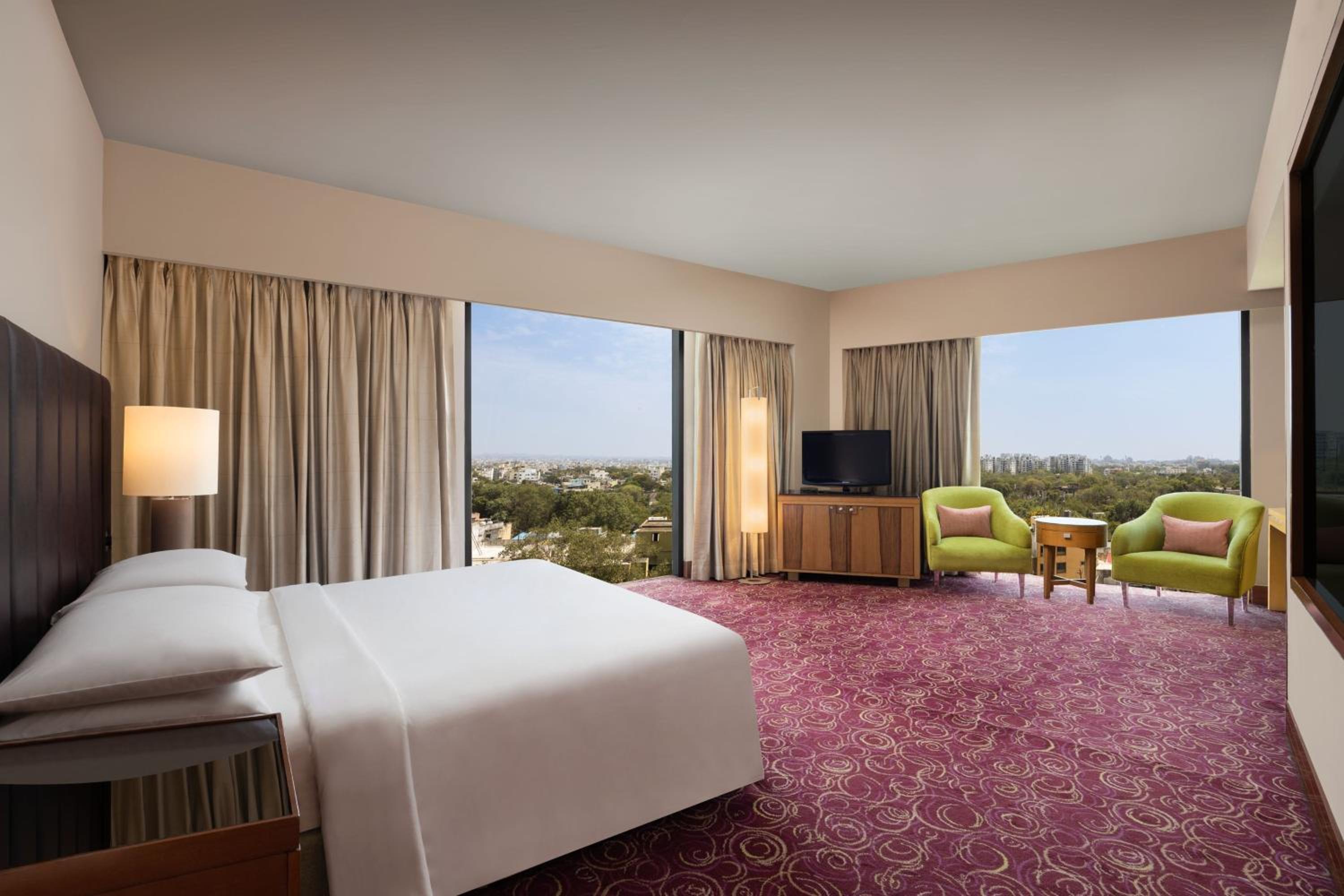 Premium King Room