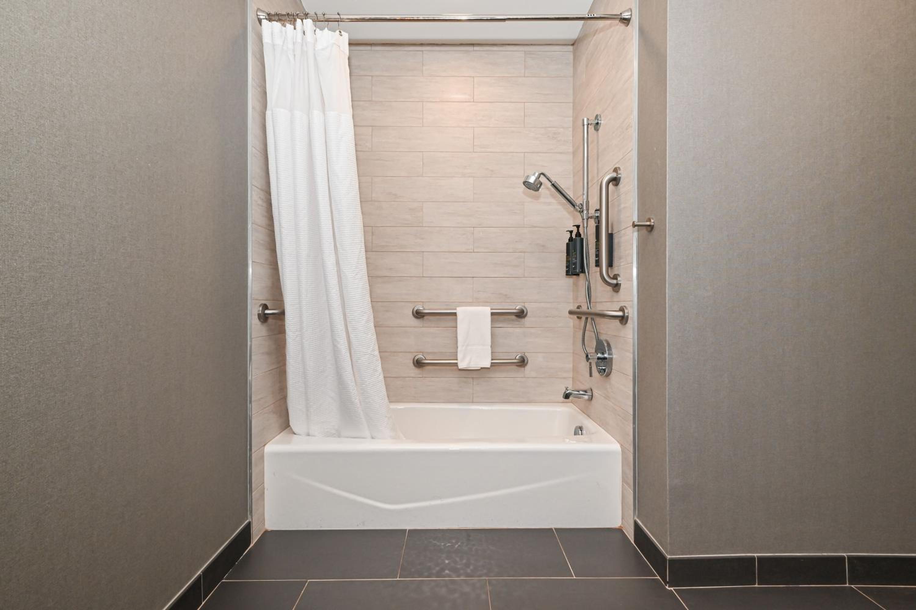 Queen Room with Two Queen Beds and Roll-in Shower - Mobility Accessible - Photo 2