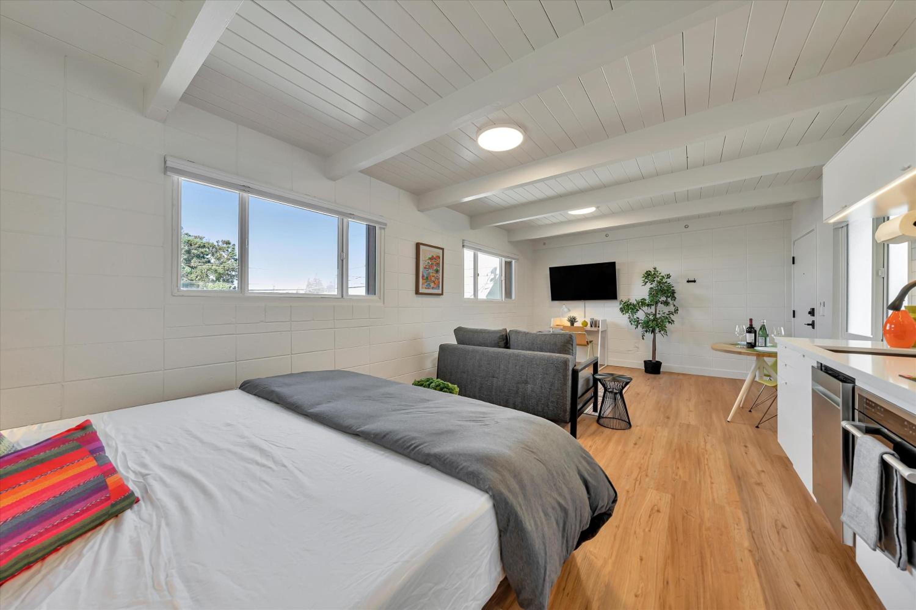 King Studio with Sofa Bed photo 3