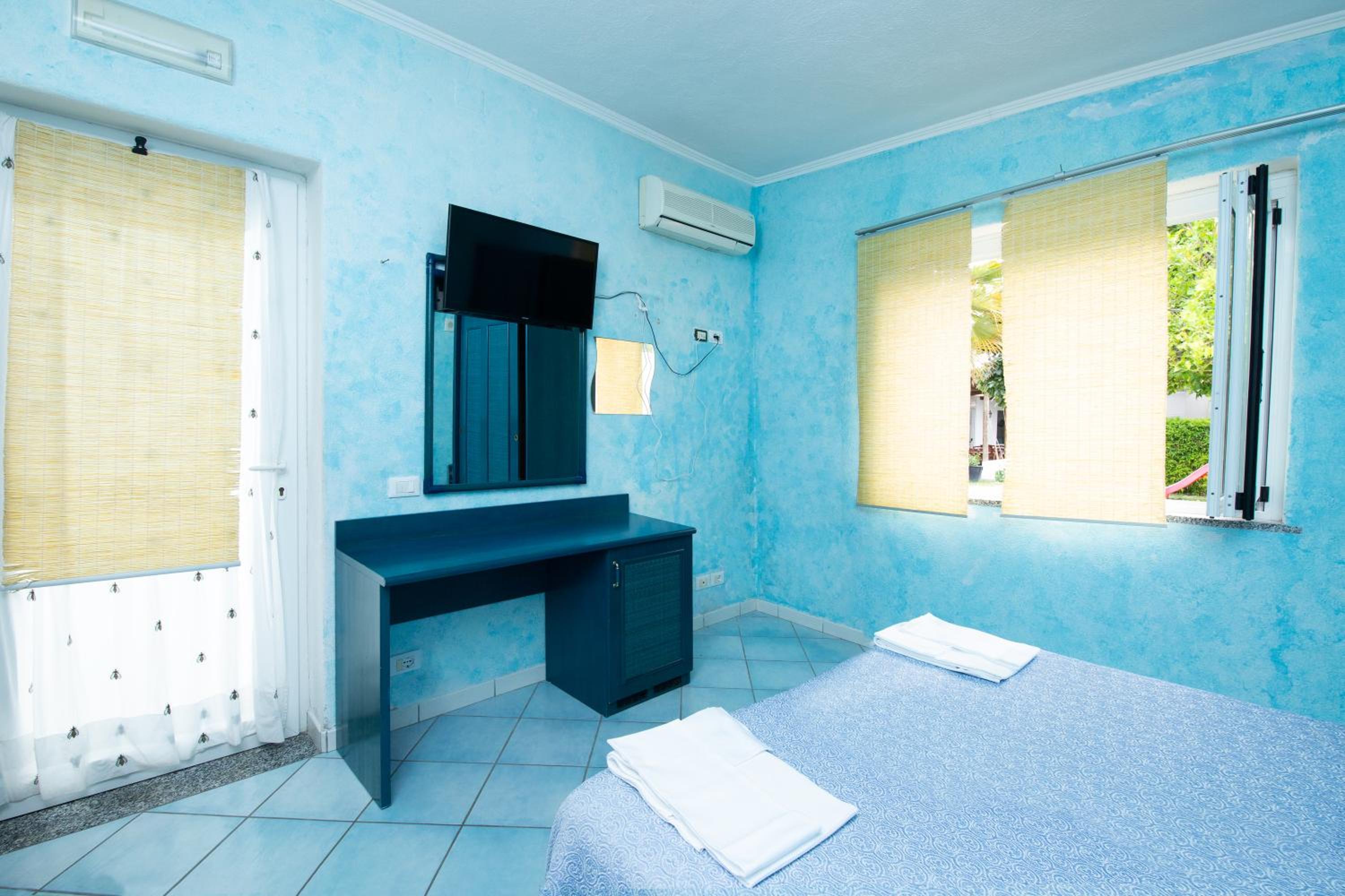 Standard Double Room - Photo 2