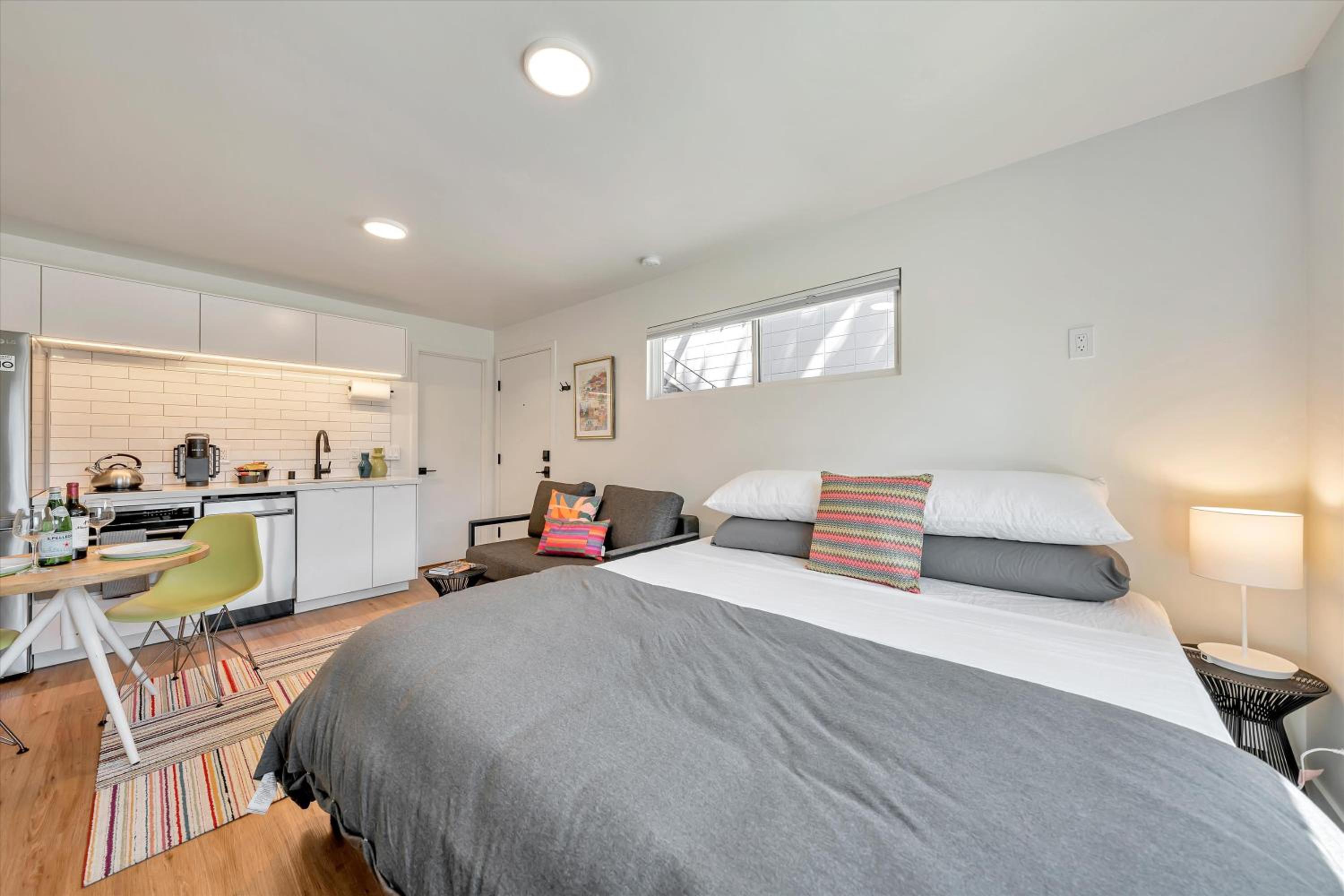 King Studio with Sofa Bed photo 2