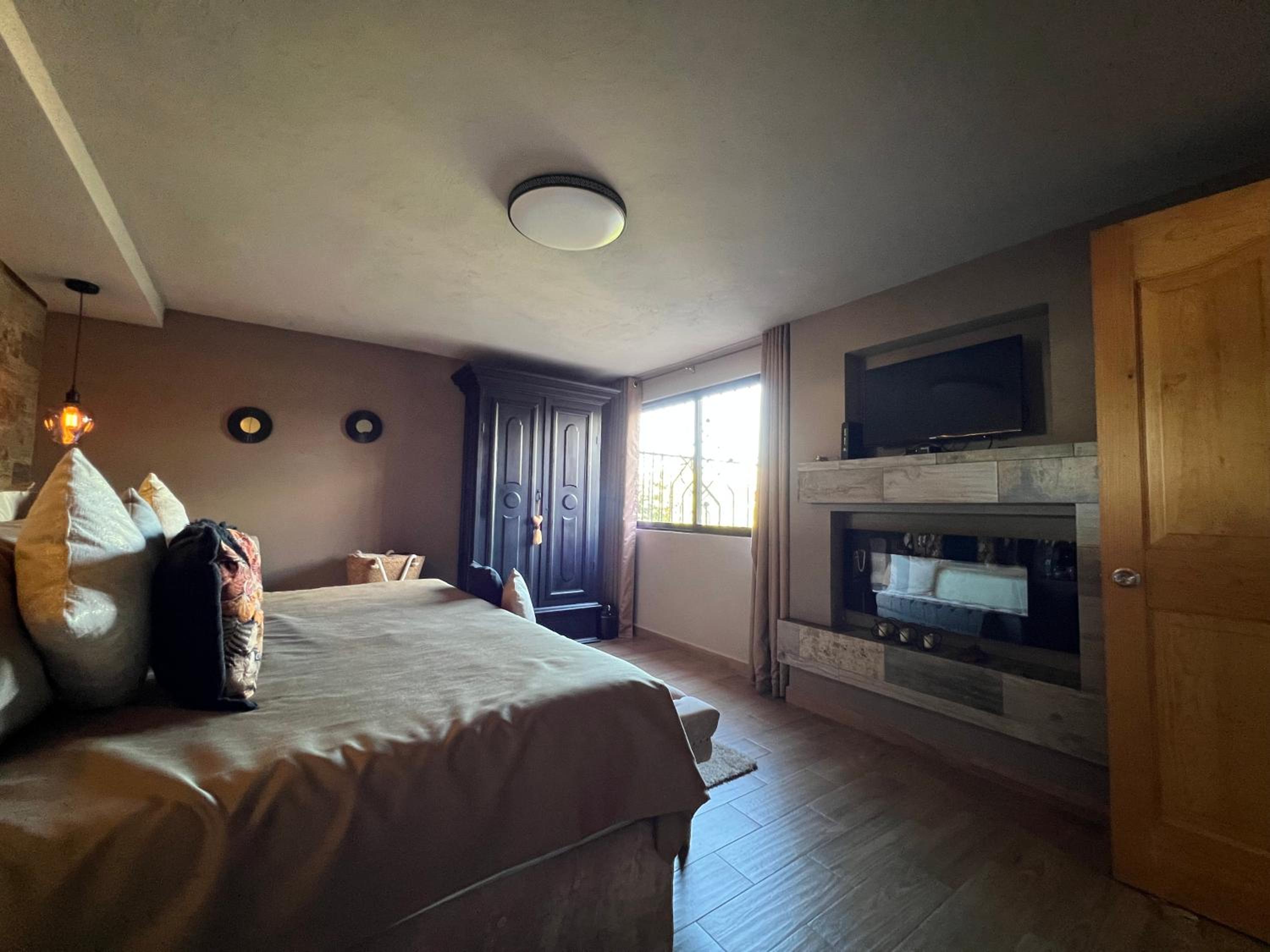 Two-Bedroom Apartment - Photo 13