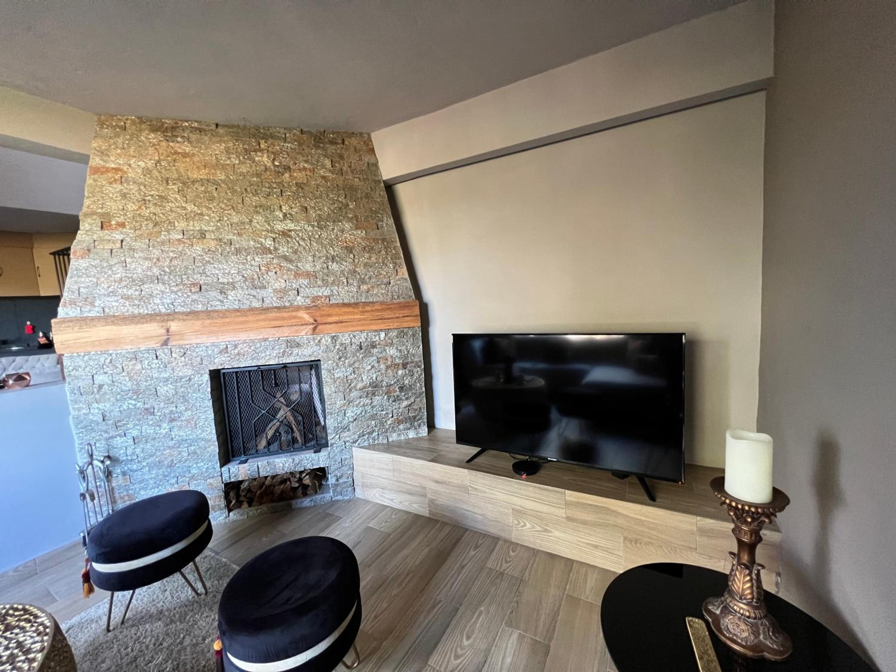 Two-Bedroom Apartment - Photo 12