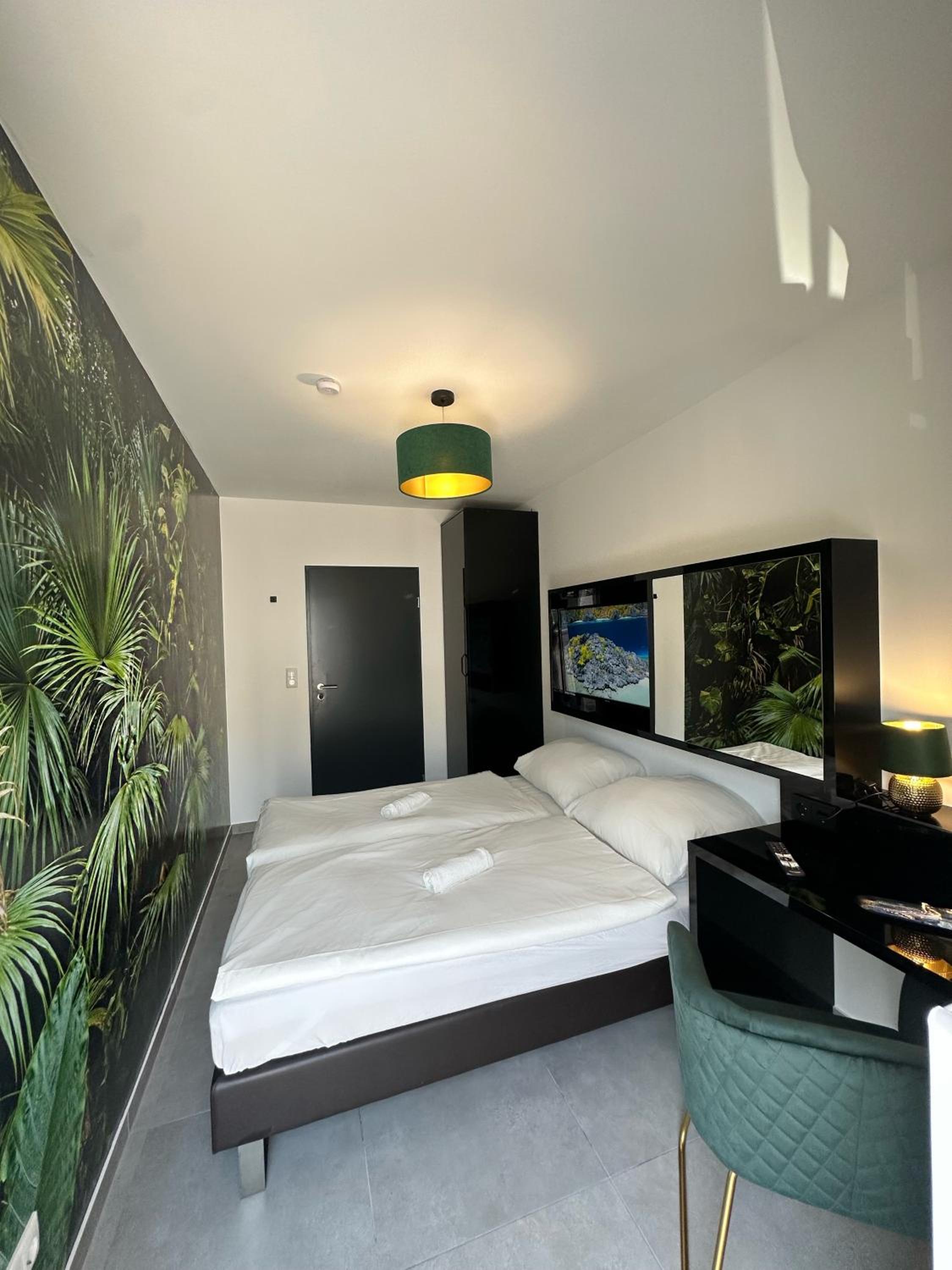Double or Twin Room with Shared Bathroom photo 1