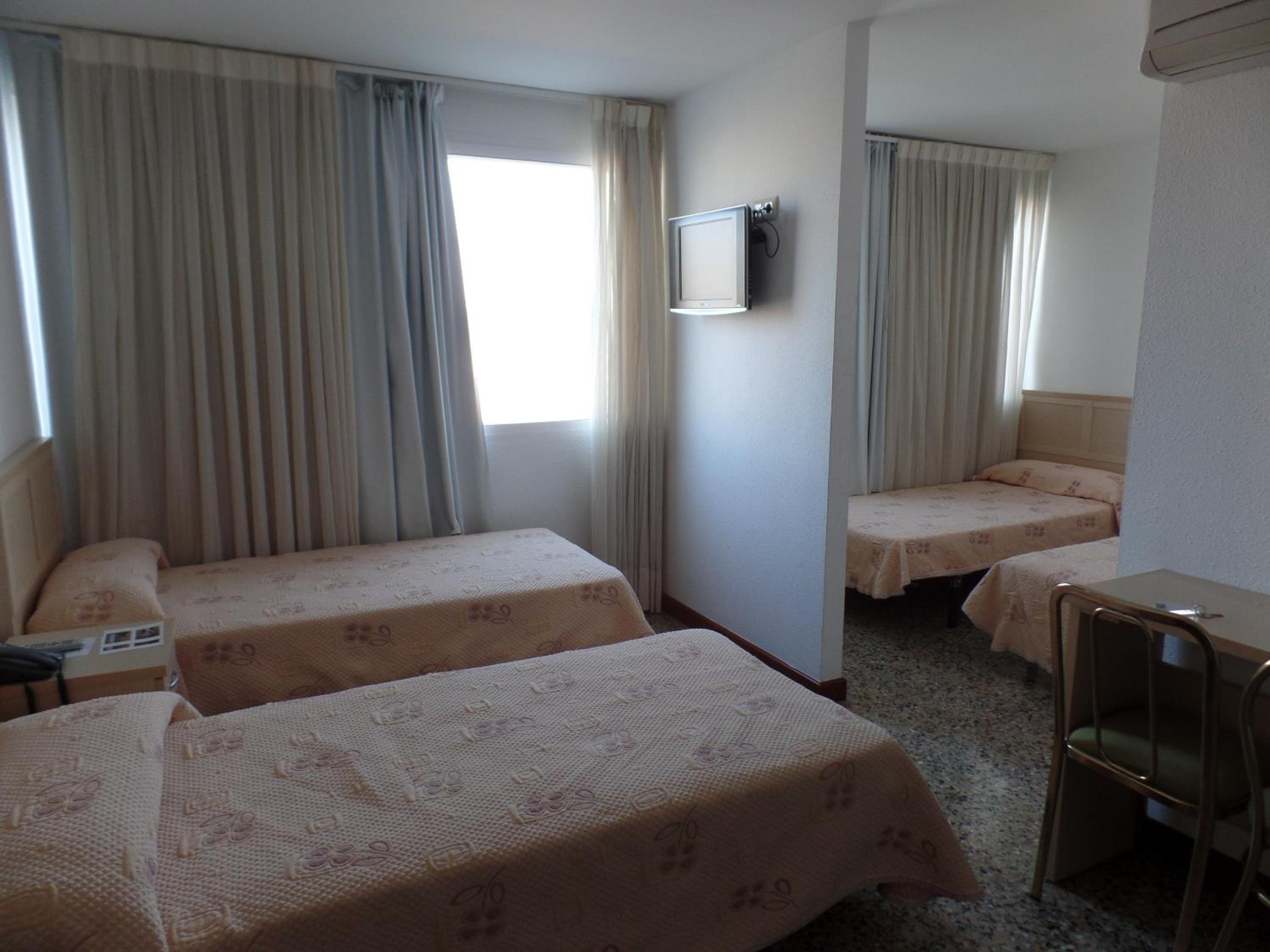 Quadruple Room photo 2