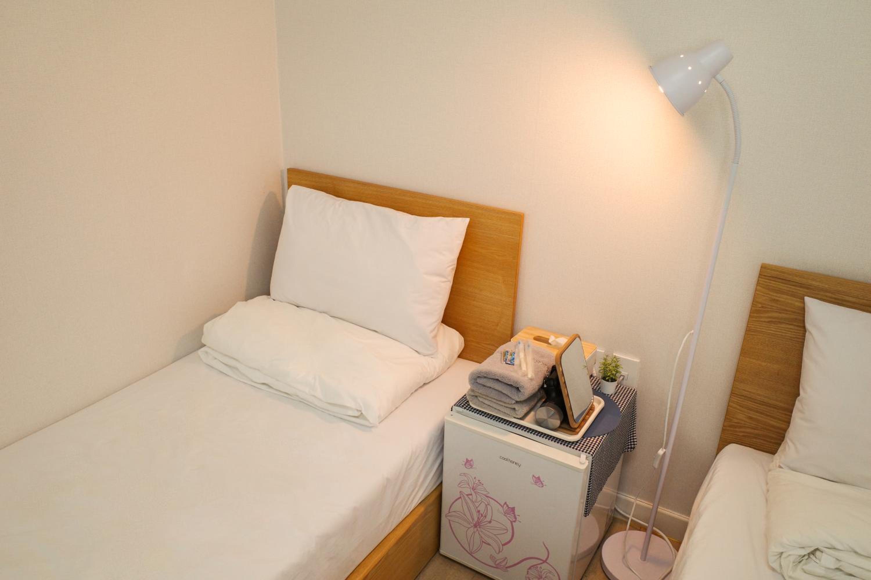 Twin Room - No Window — the supplier's photographs — photo 5