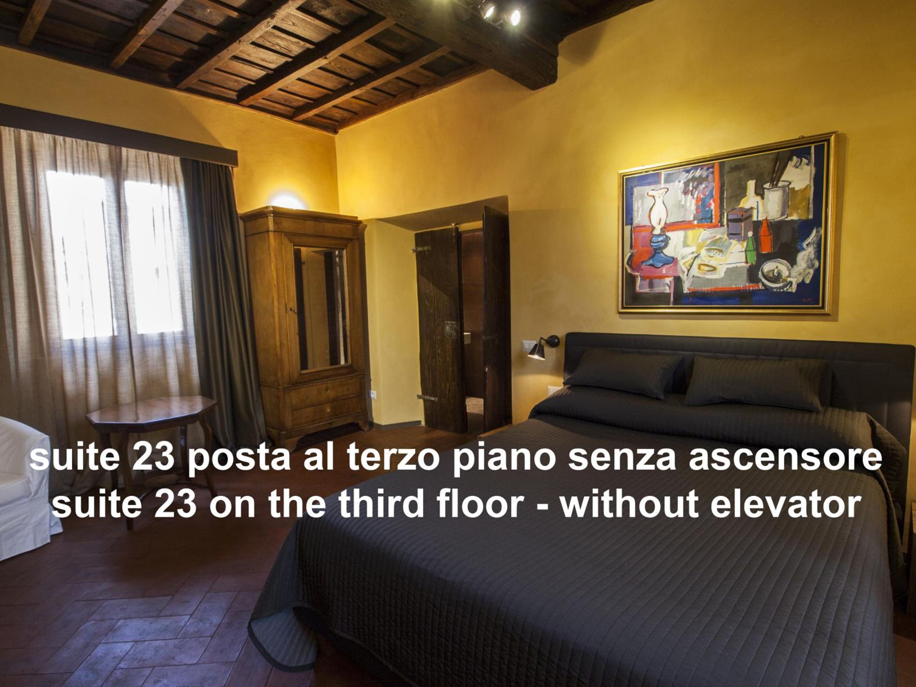 One-Bedroom Suite with Sofa Bed photo 2