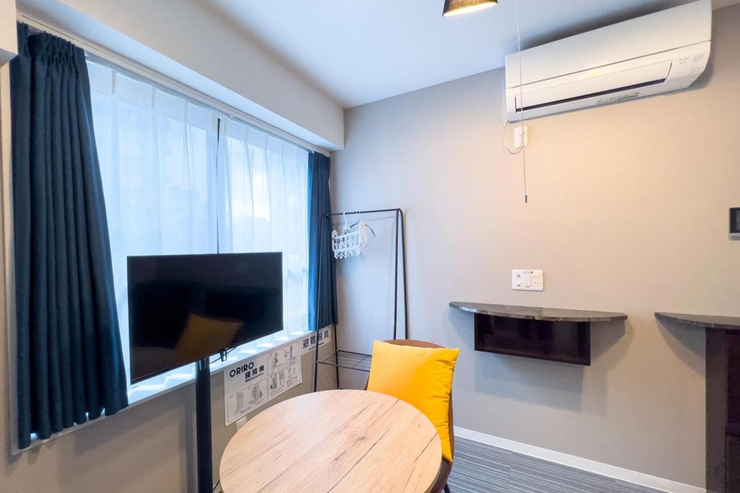 One-Bedroom Apartment photo 1