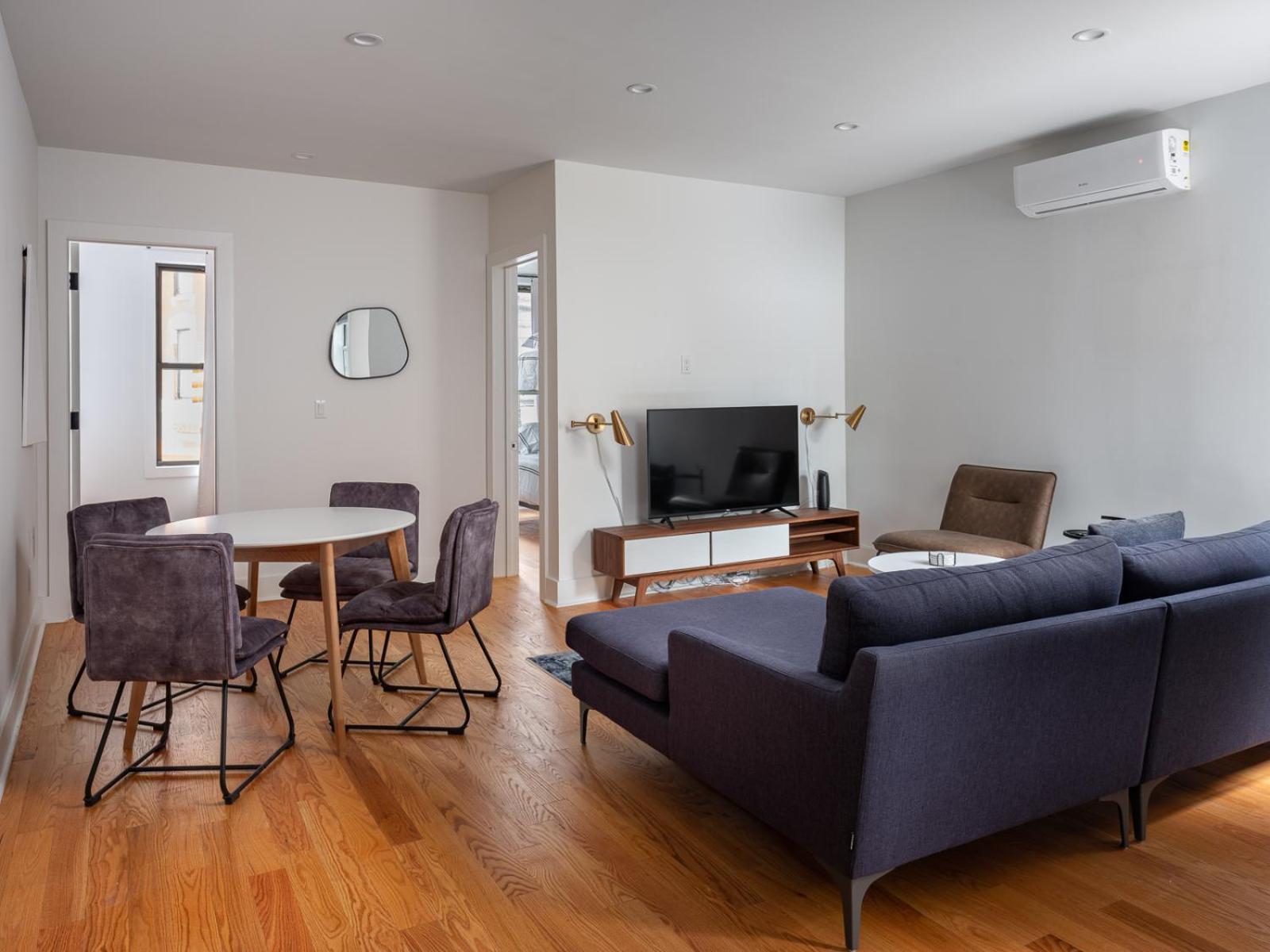 Three-Bedroom Apartment photo 1