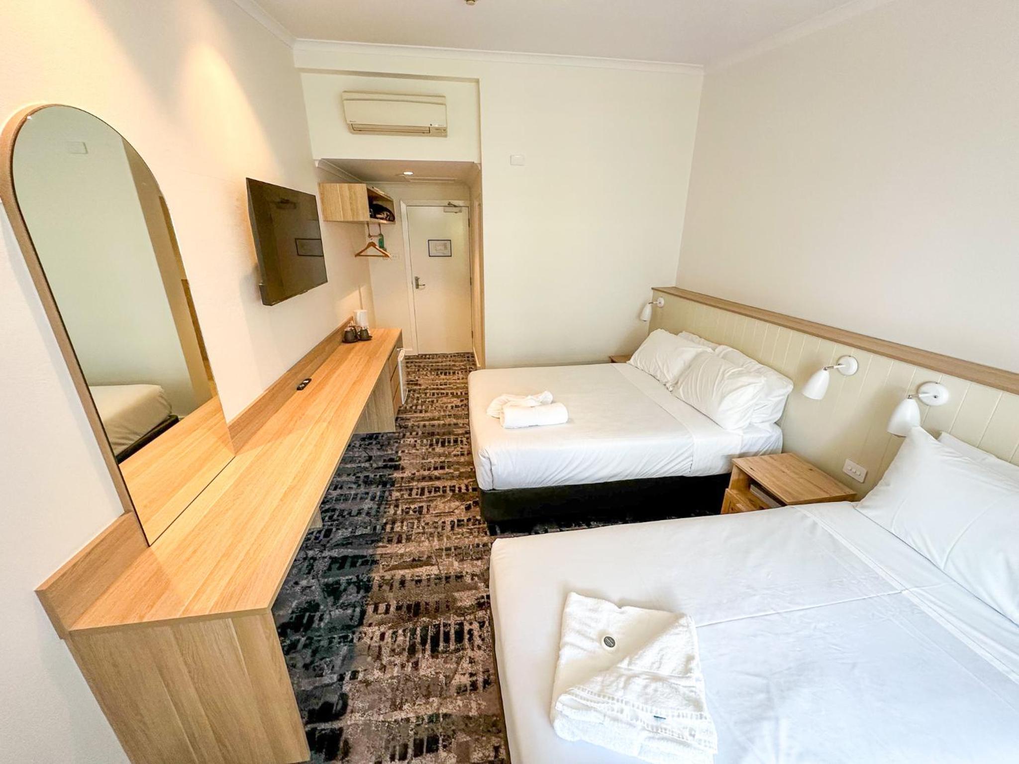 Double Room with Extra Bed photo 3