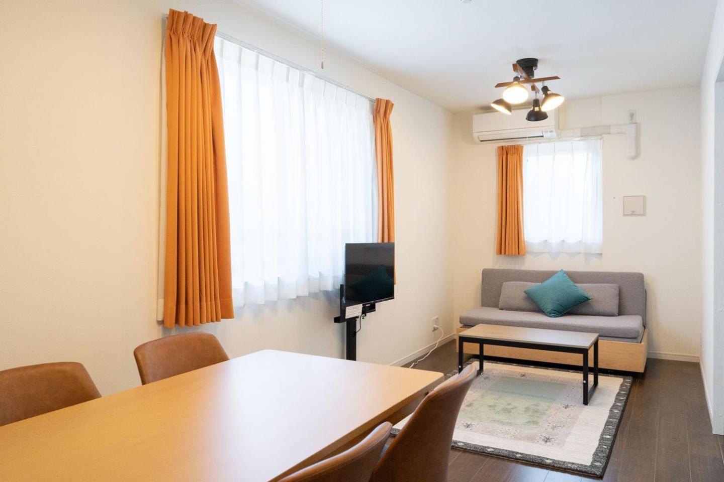 One-Bedroom Apartment photo 2