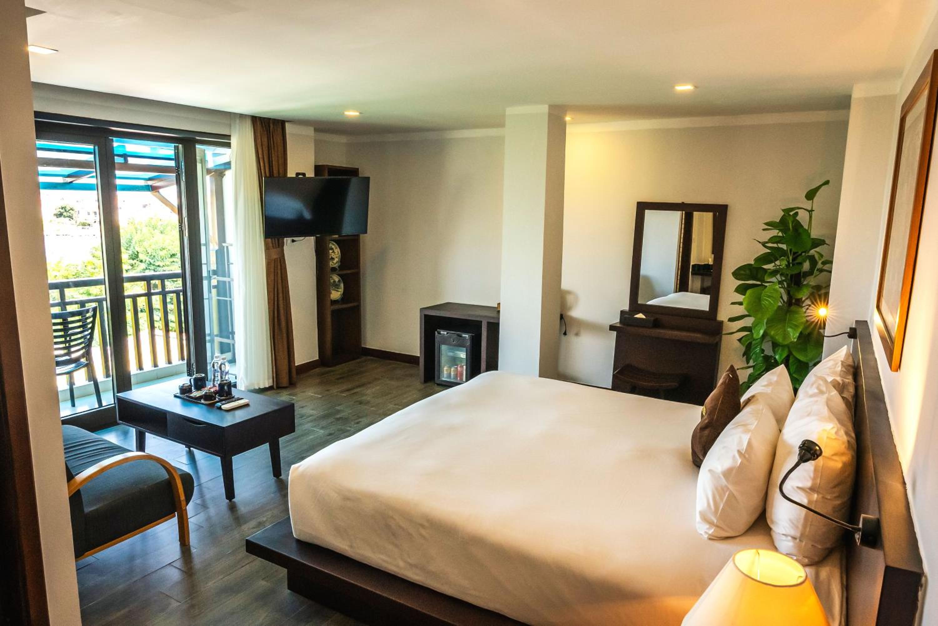 Double or Twin Room with Balcony photo 3