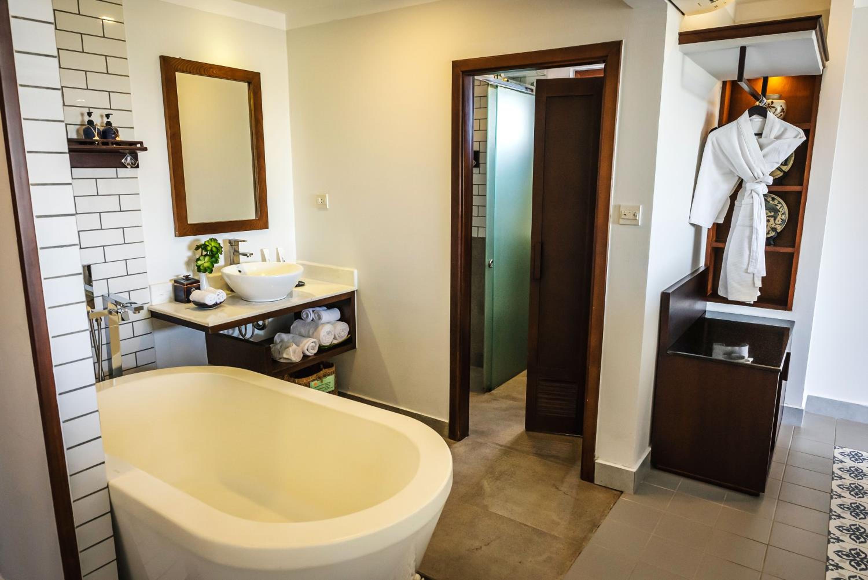Honeymoon Junior Suite with Balcony and River View photo 2
