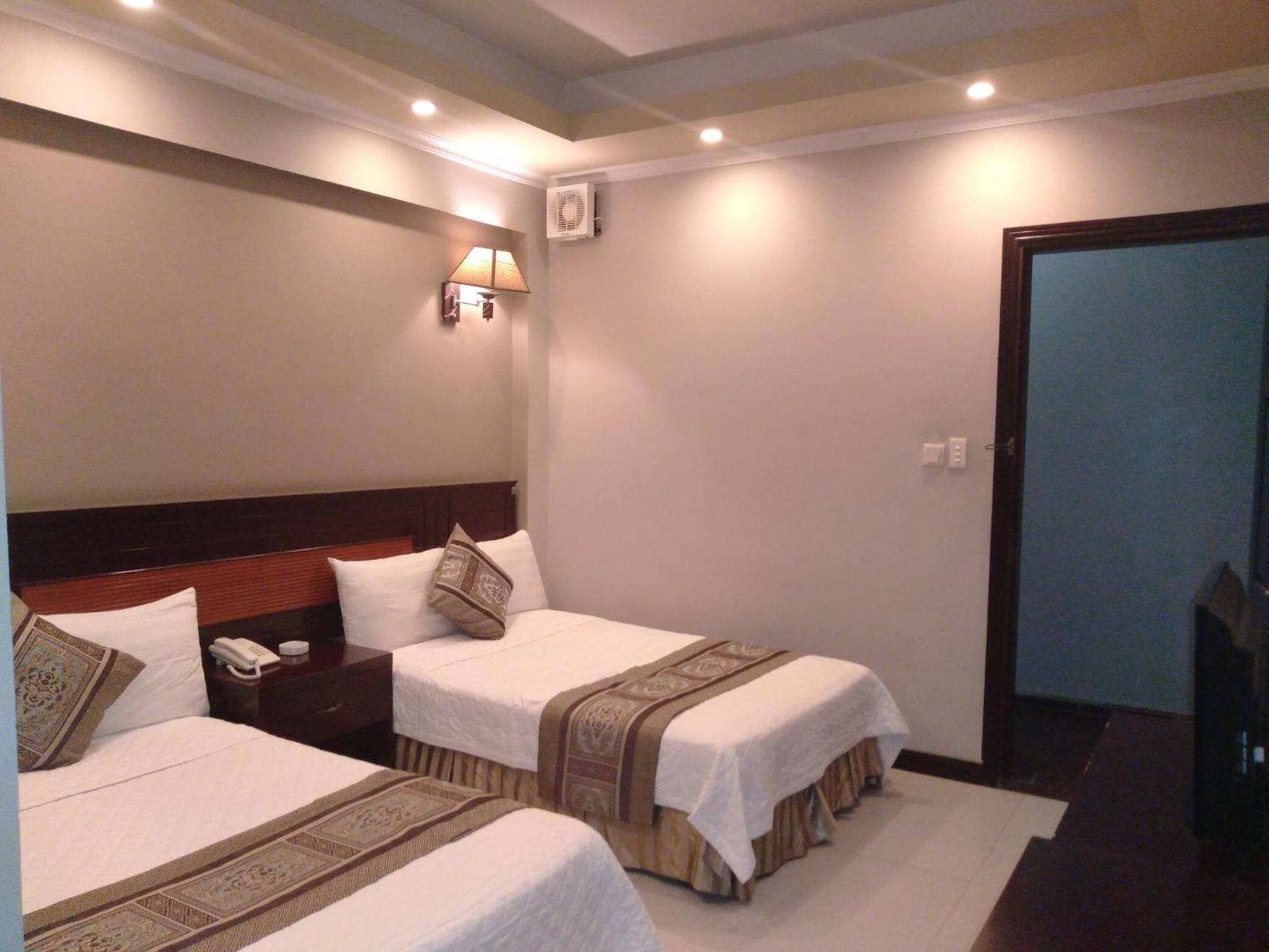 Standard Double Room with Two Double Beds photo 3