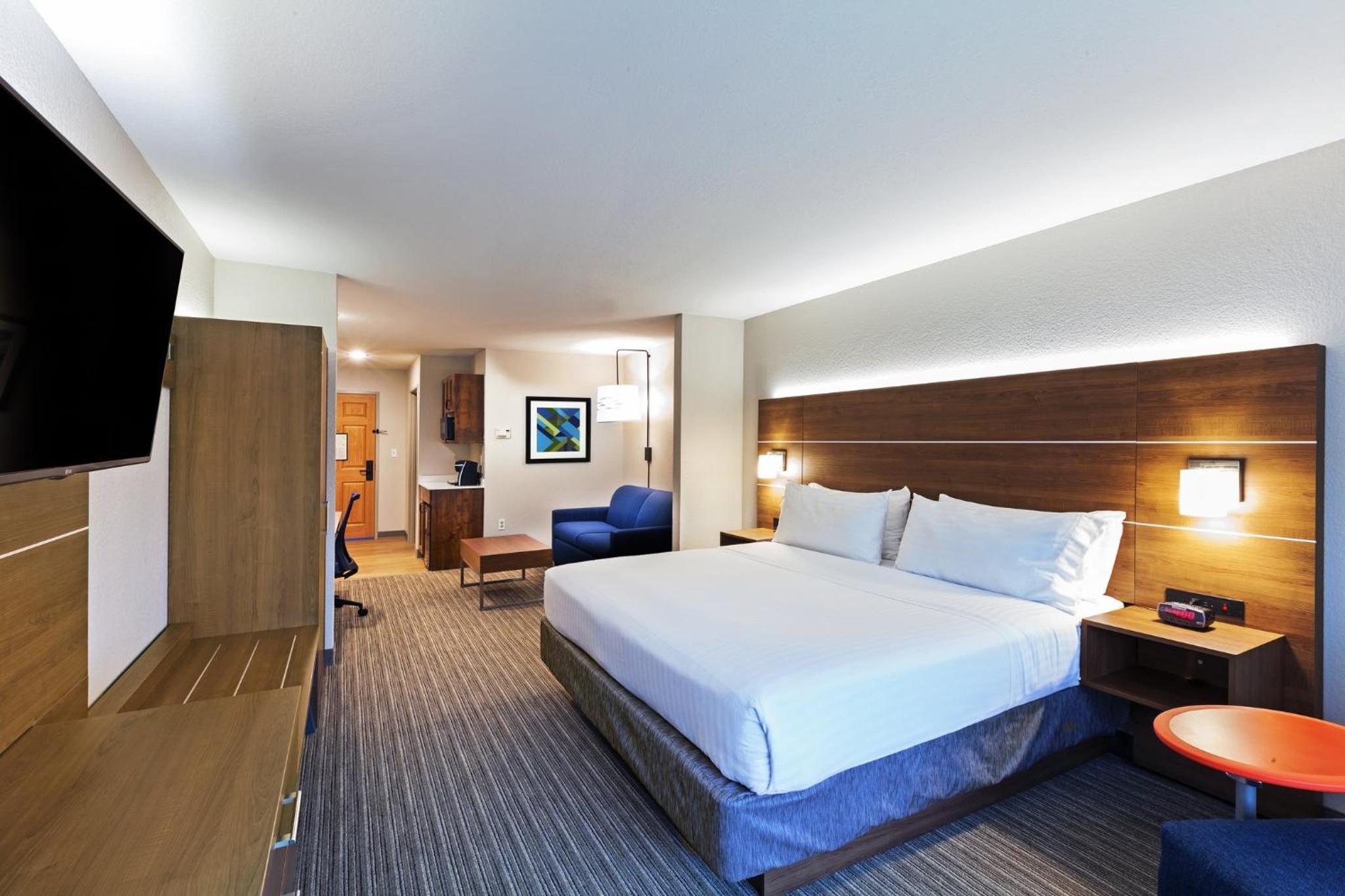 King Suite - Photo 2