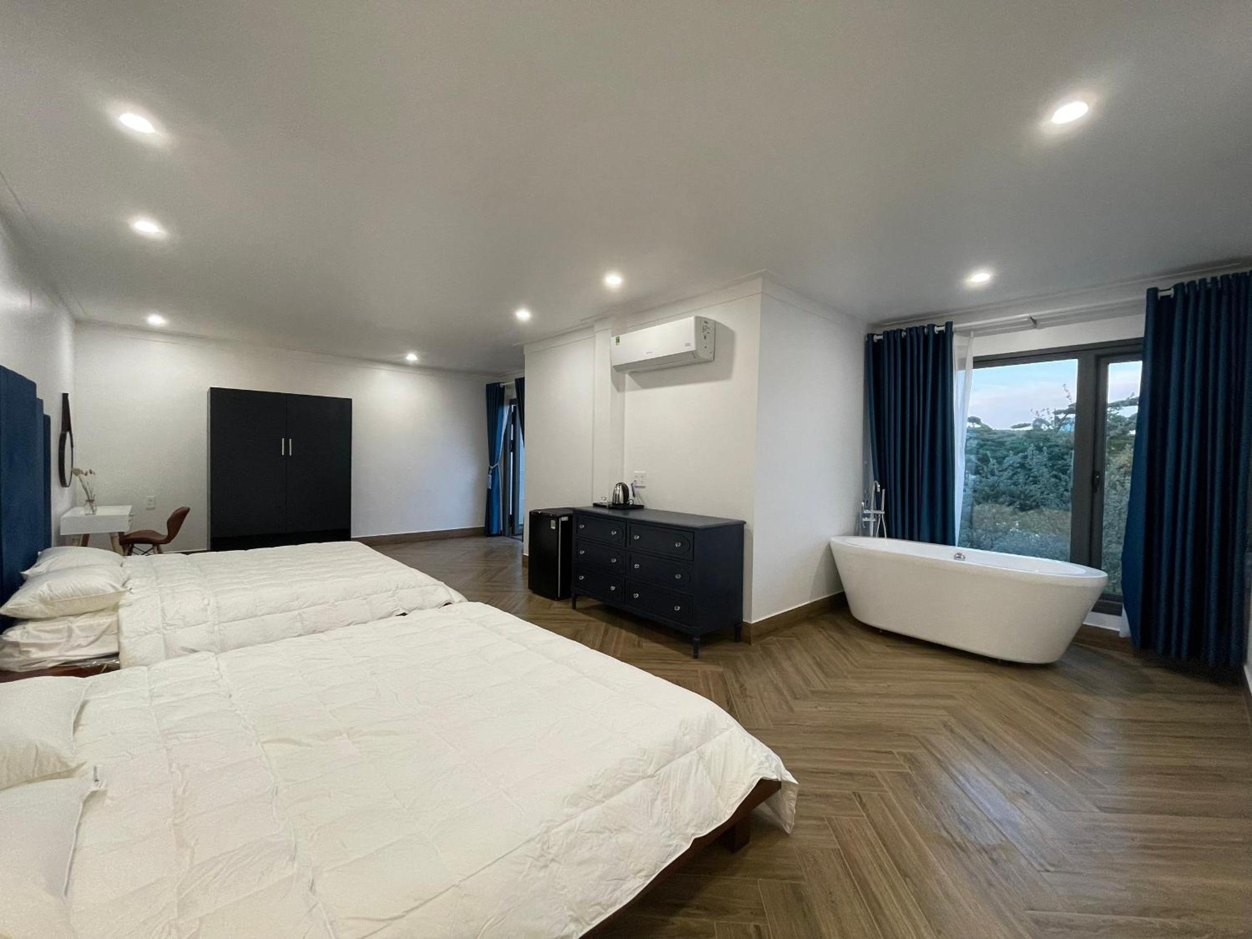 Deluxe Double Room photo 3