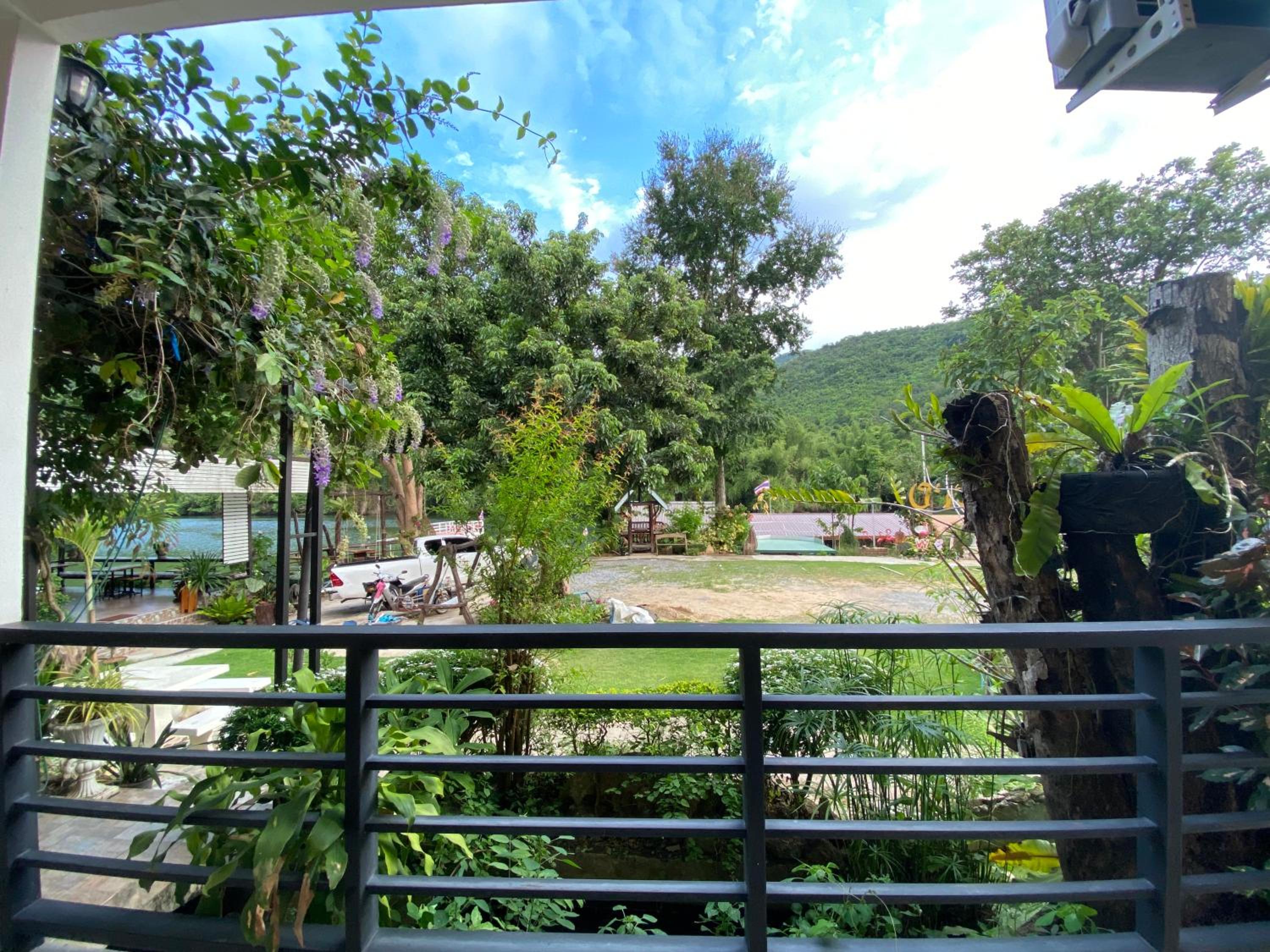 King Room with Garden View - Photo 7