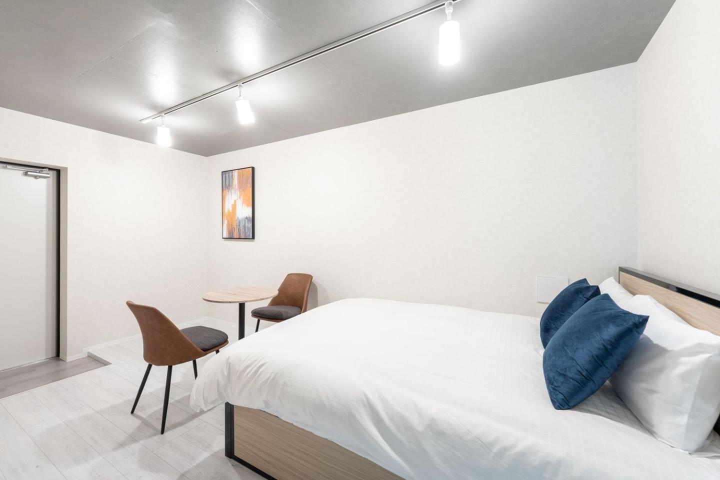 One-Bedroom Apartment photo 2