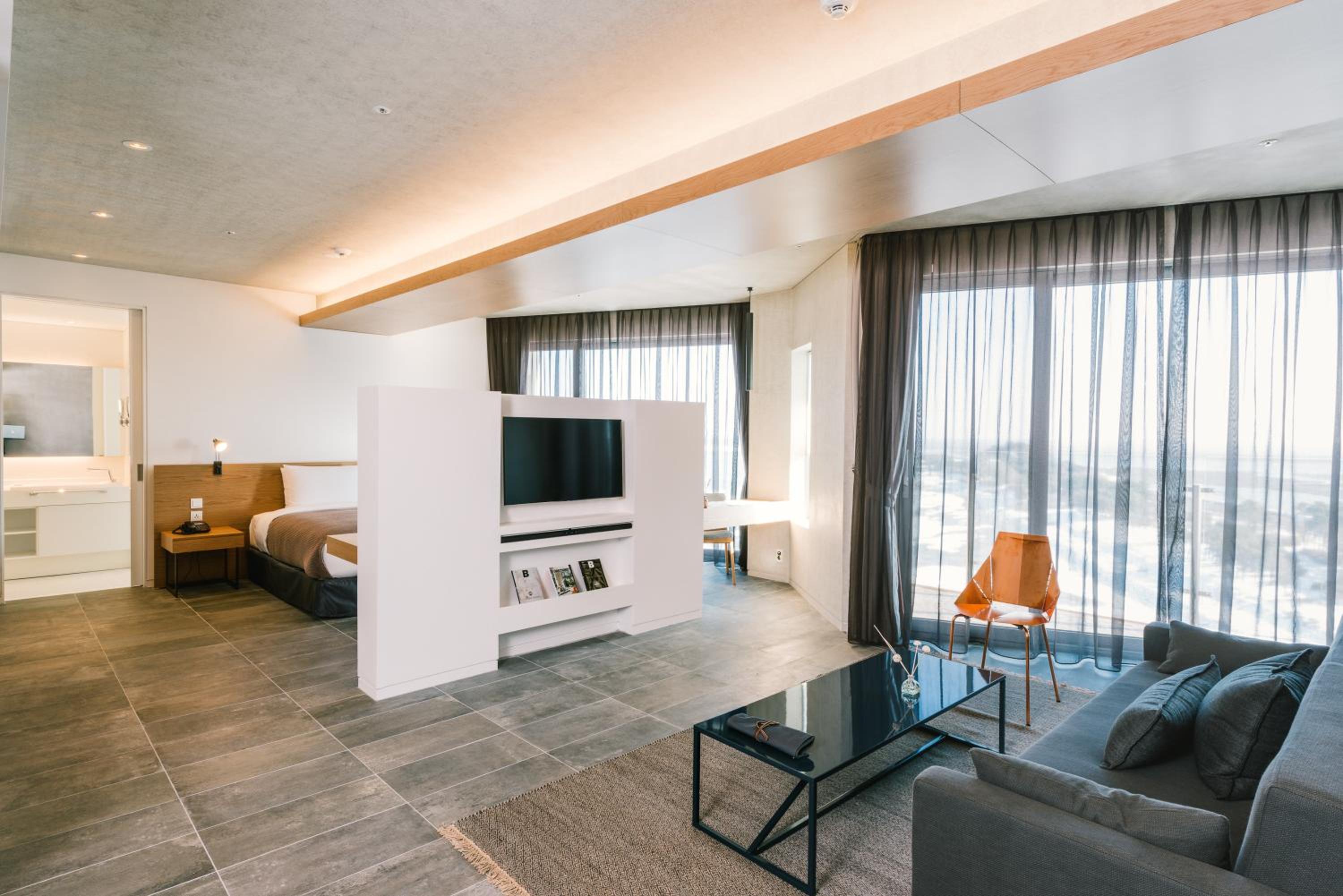 Studio Suite - Sea View with Breakfast for 2, Swimming Pool Access for 2 and Amenity