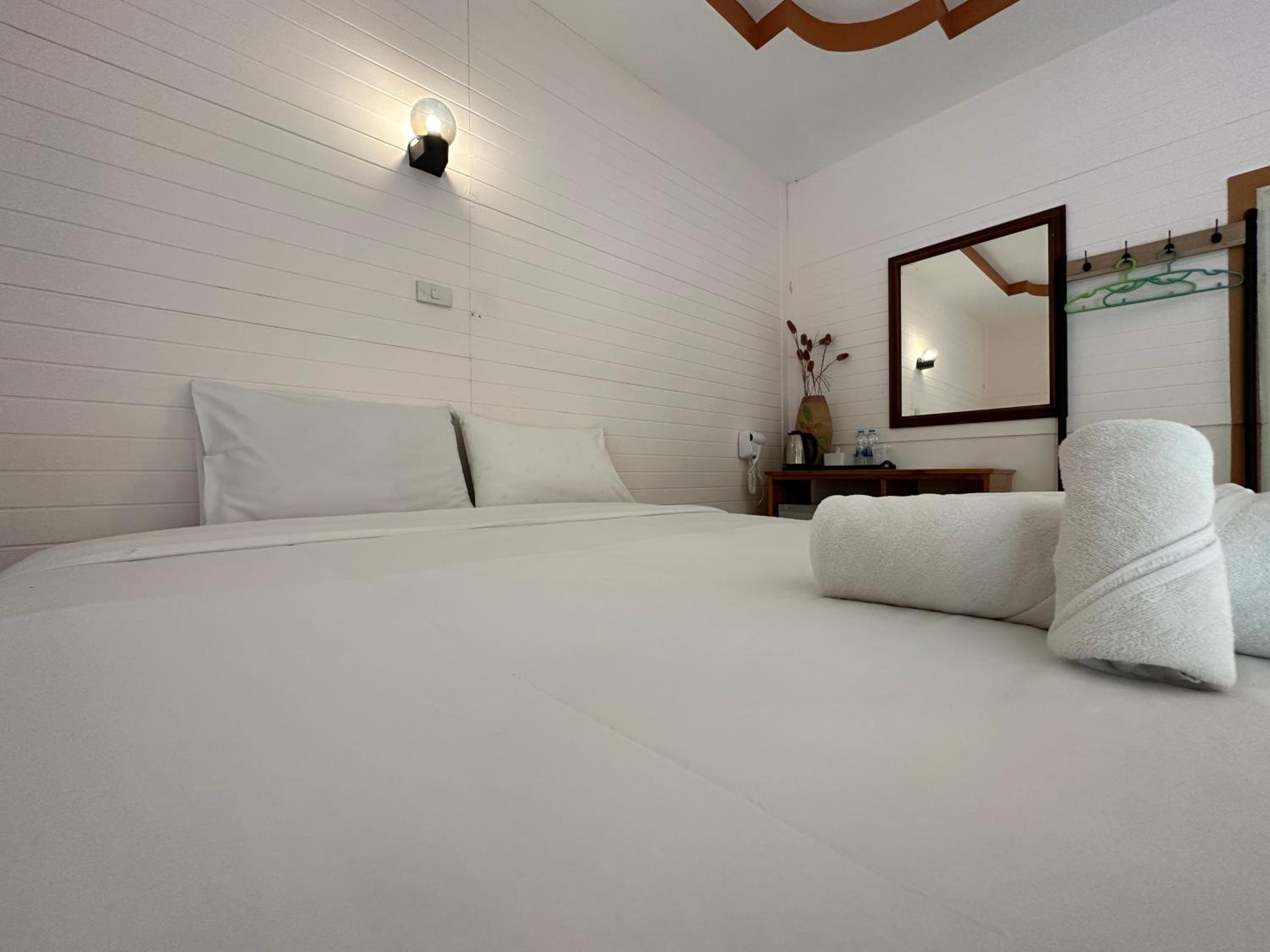 Standard King Room - Photo 1