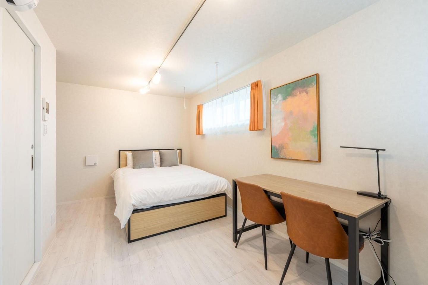 One-Bedroom Apartment photo 1