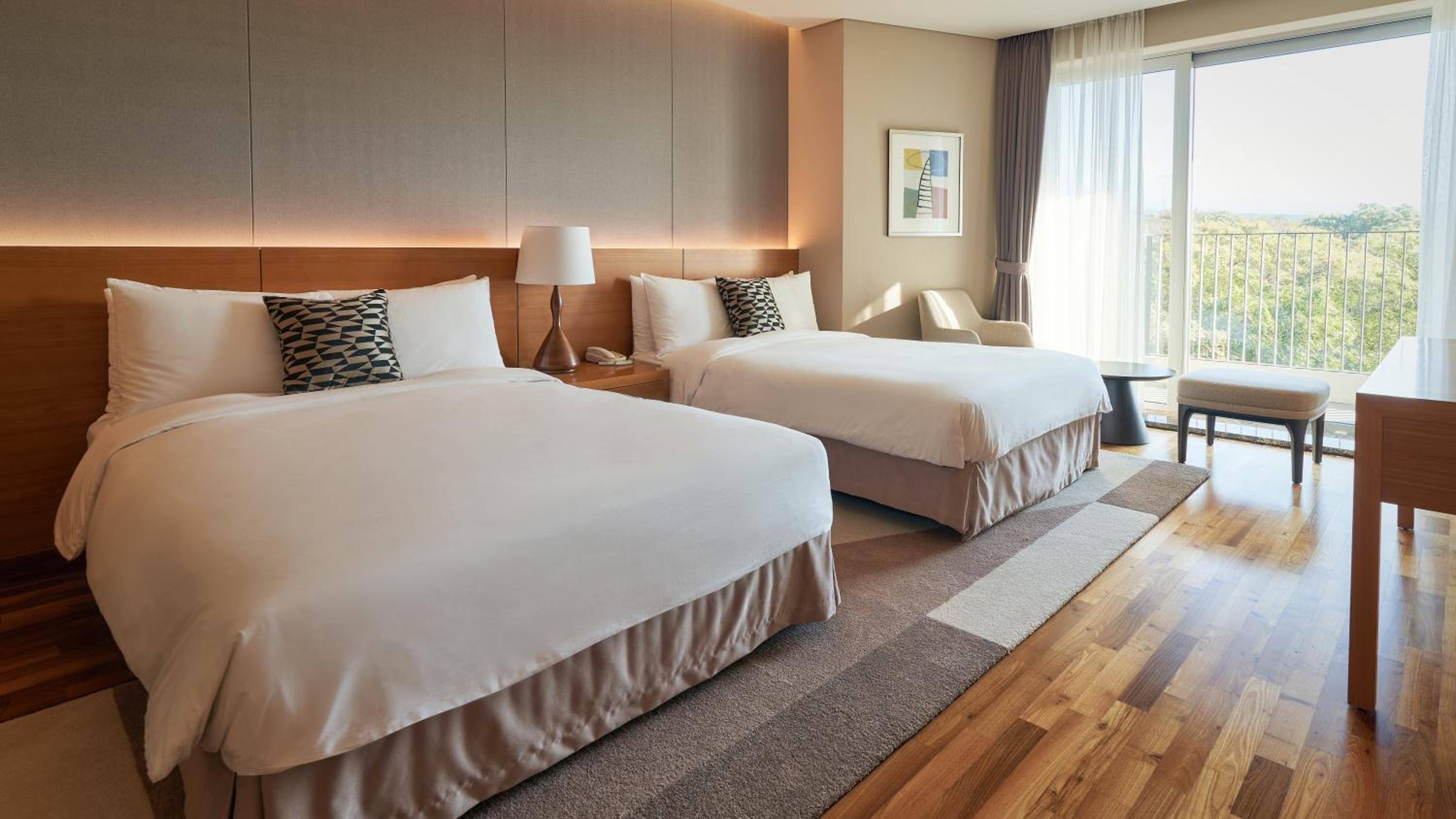 Executive Suite - Photo 10