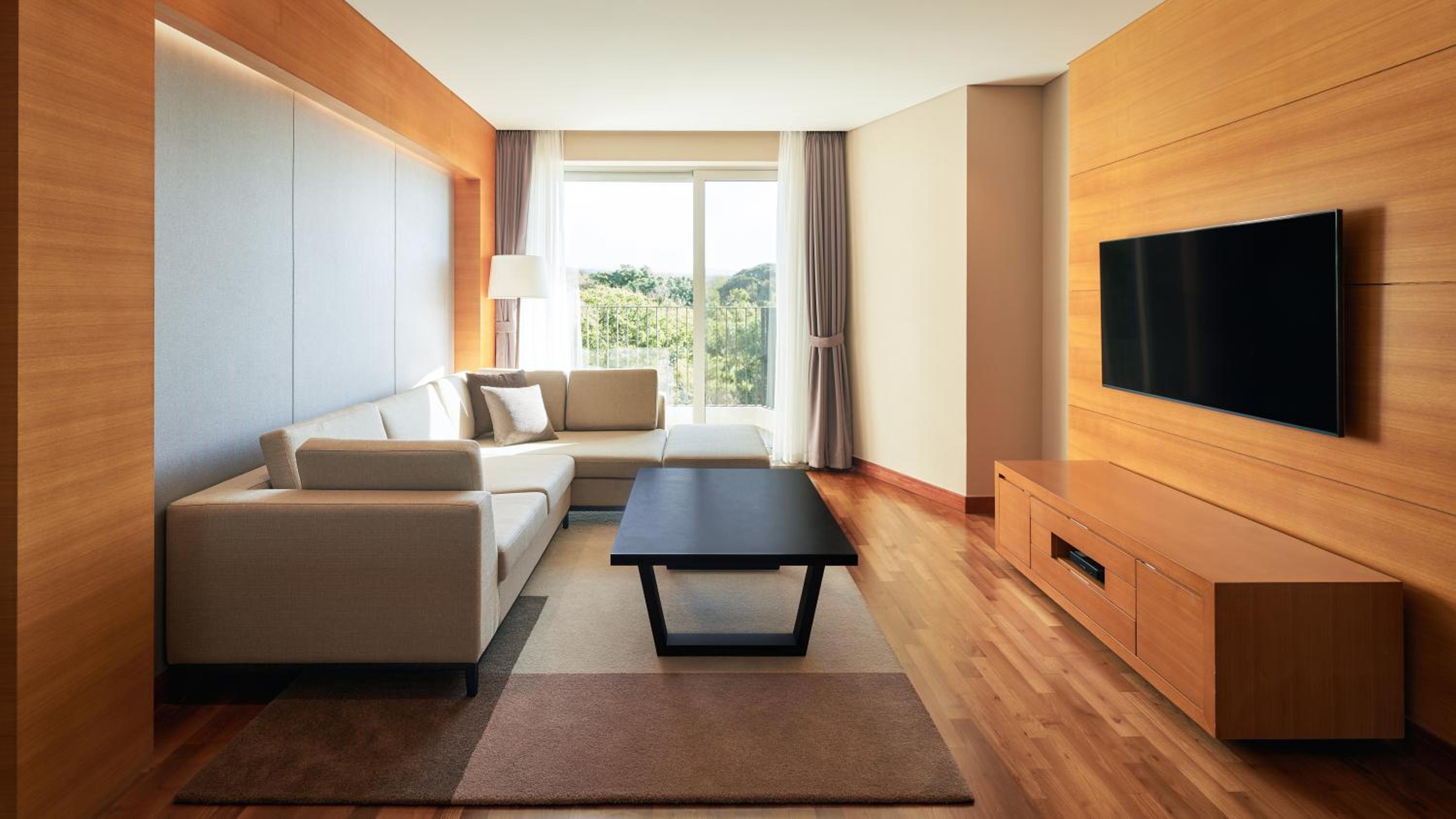 Executive Suite - Photo 1
