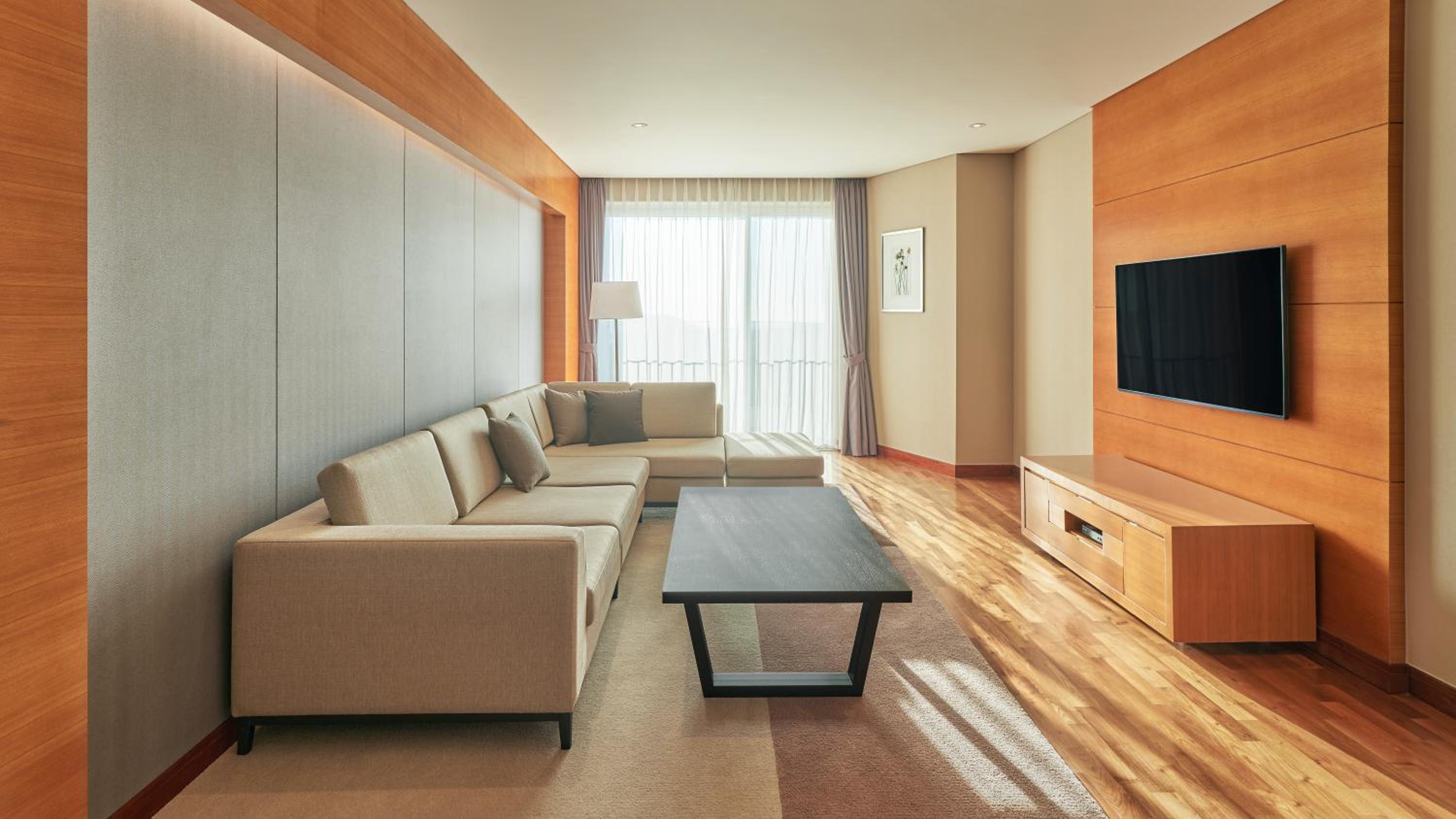 Deluxe Suite - Photo 3