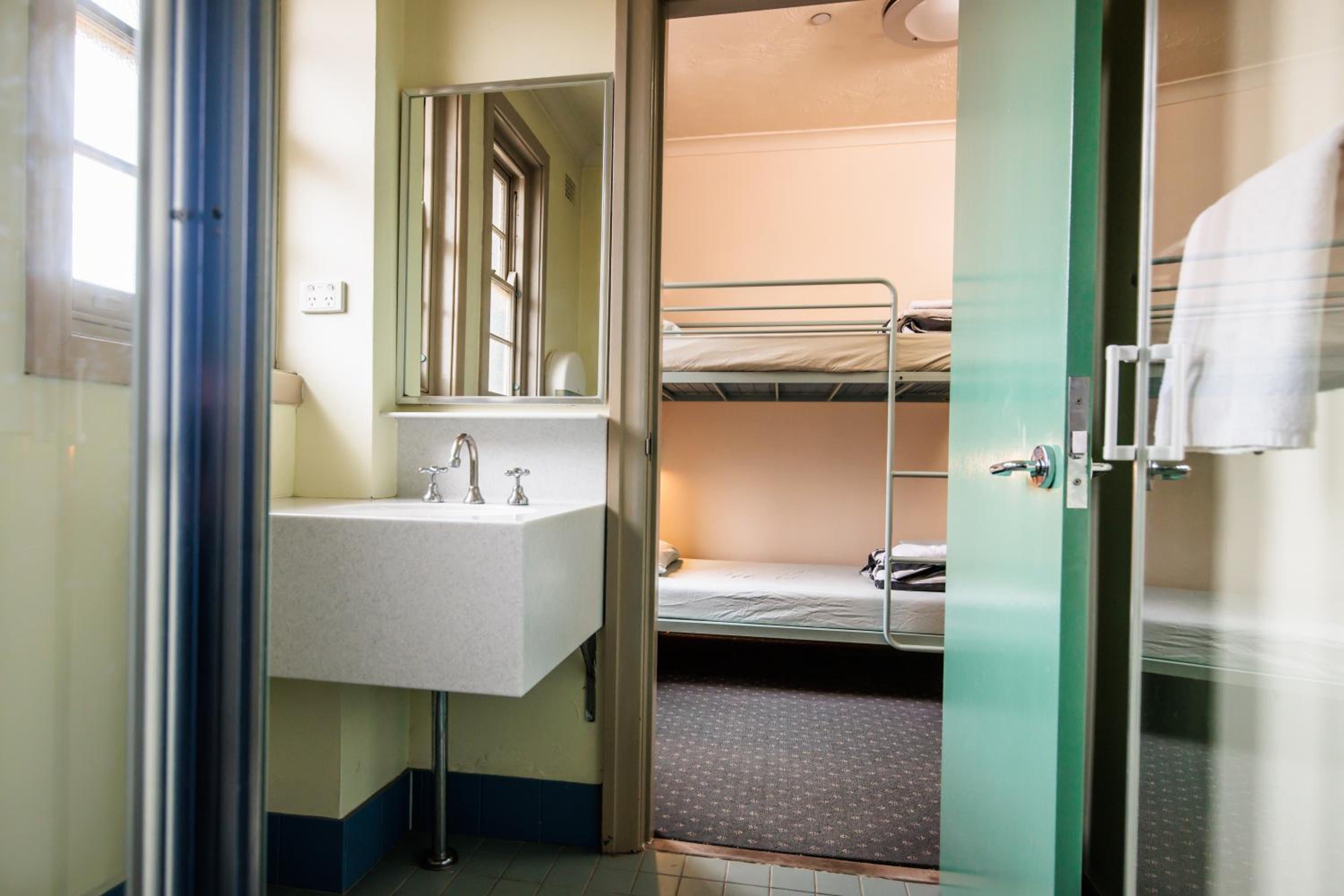 Twin Room with Private Bathroom photo 3