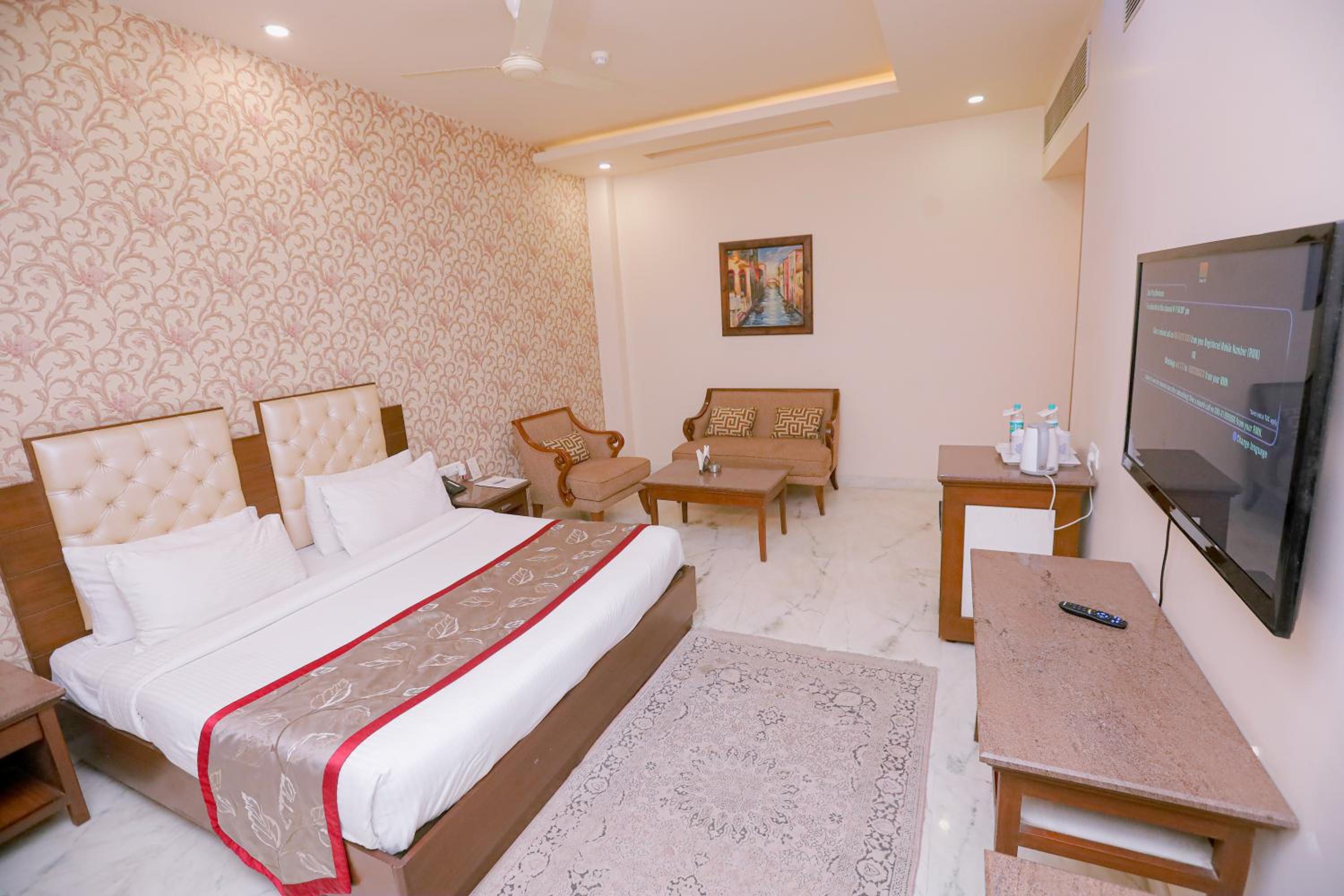 Deluxe Double Room photo 2