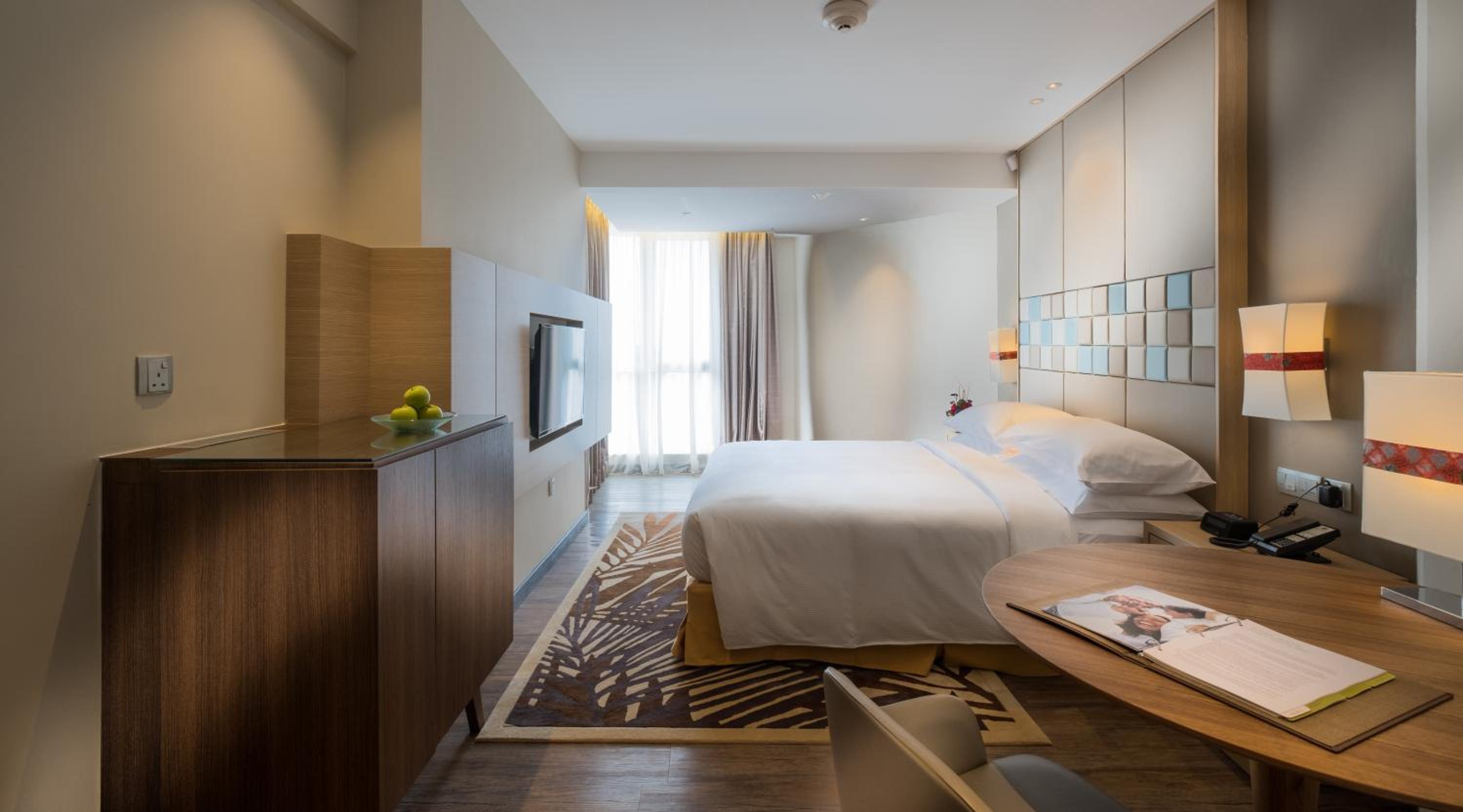 King Guest Room - Photo 5