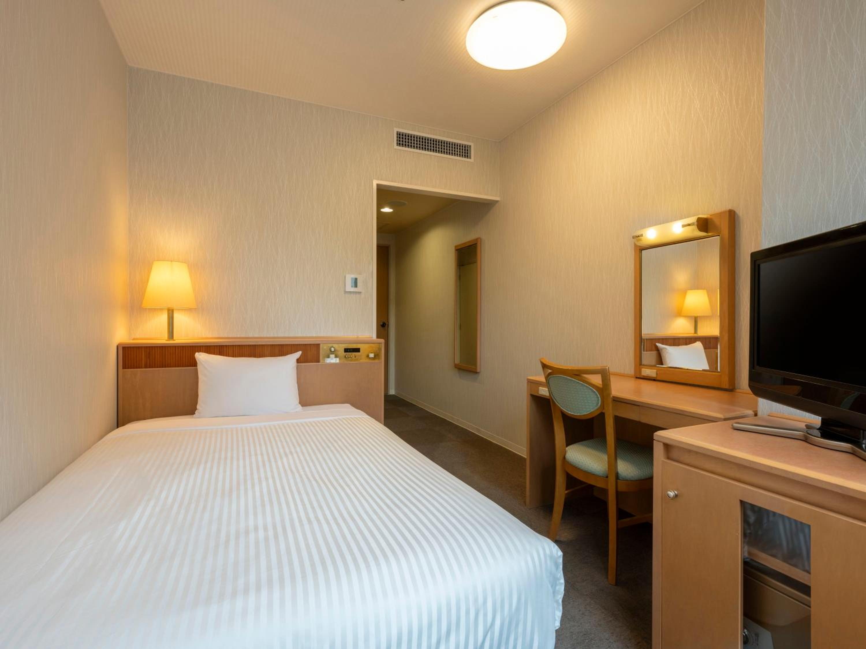 Semi Double Room (With Private Bath)