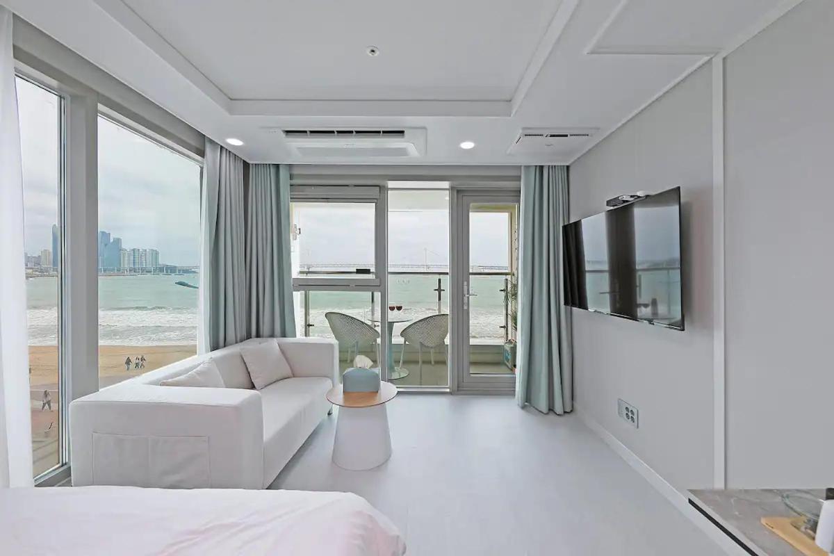 Deluxe Studio with Panoramic Ocean View