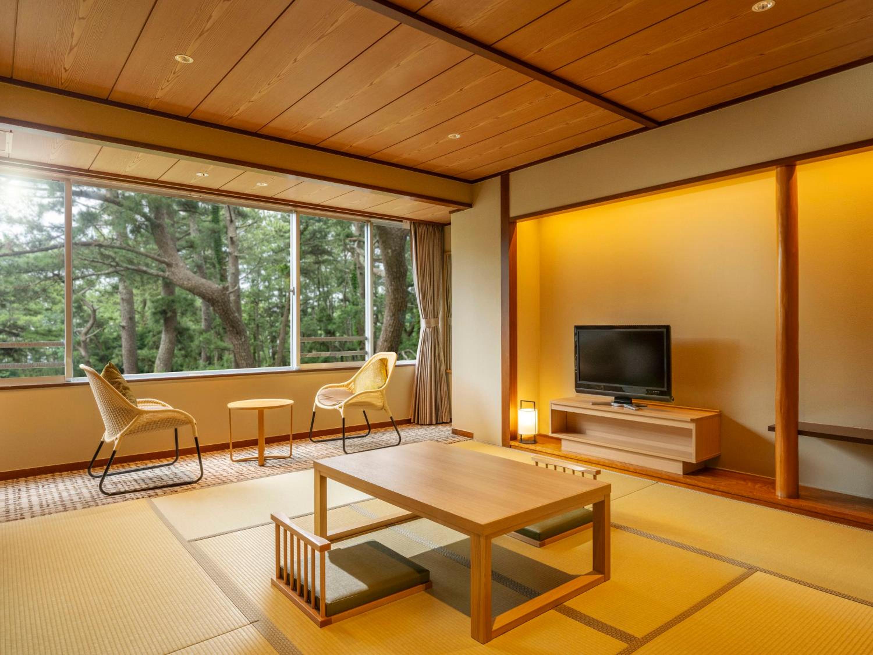 Japanese 8 Tatami (MAX 4 Adults)