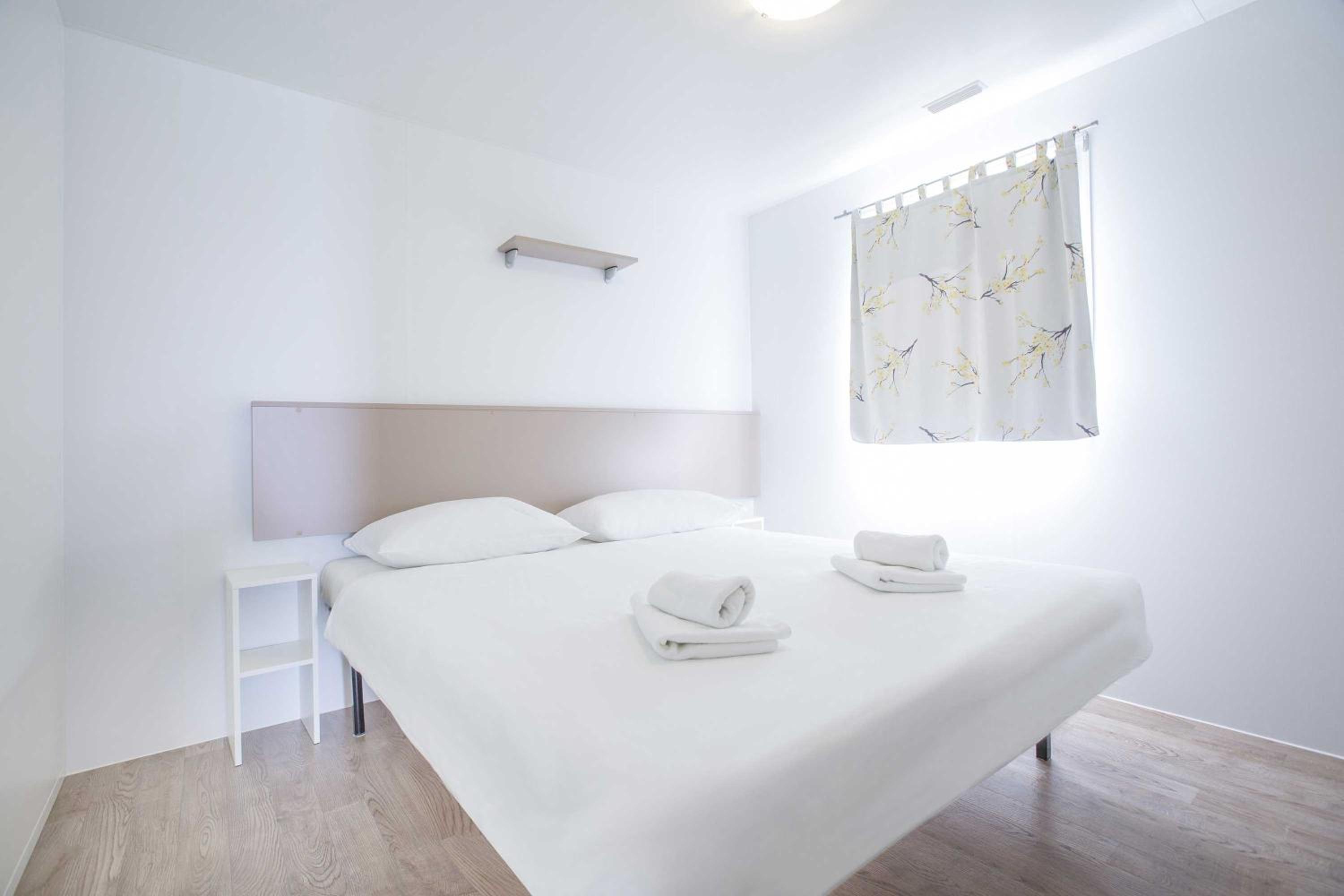 Superior Two-Bedroom Mobile Home with Terrace and Sea View
