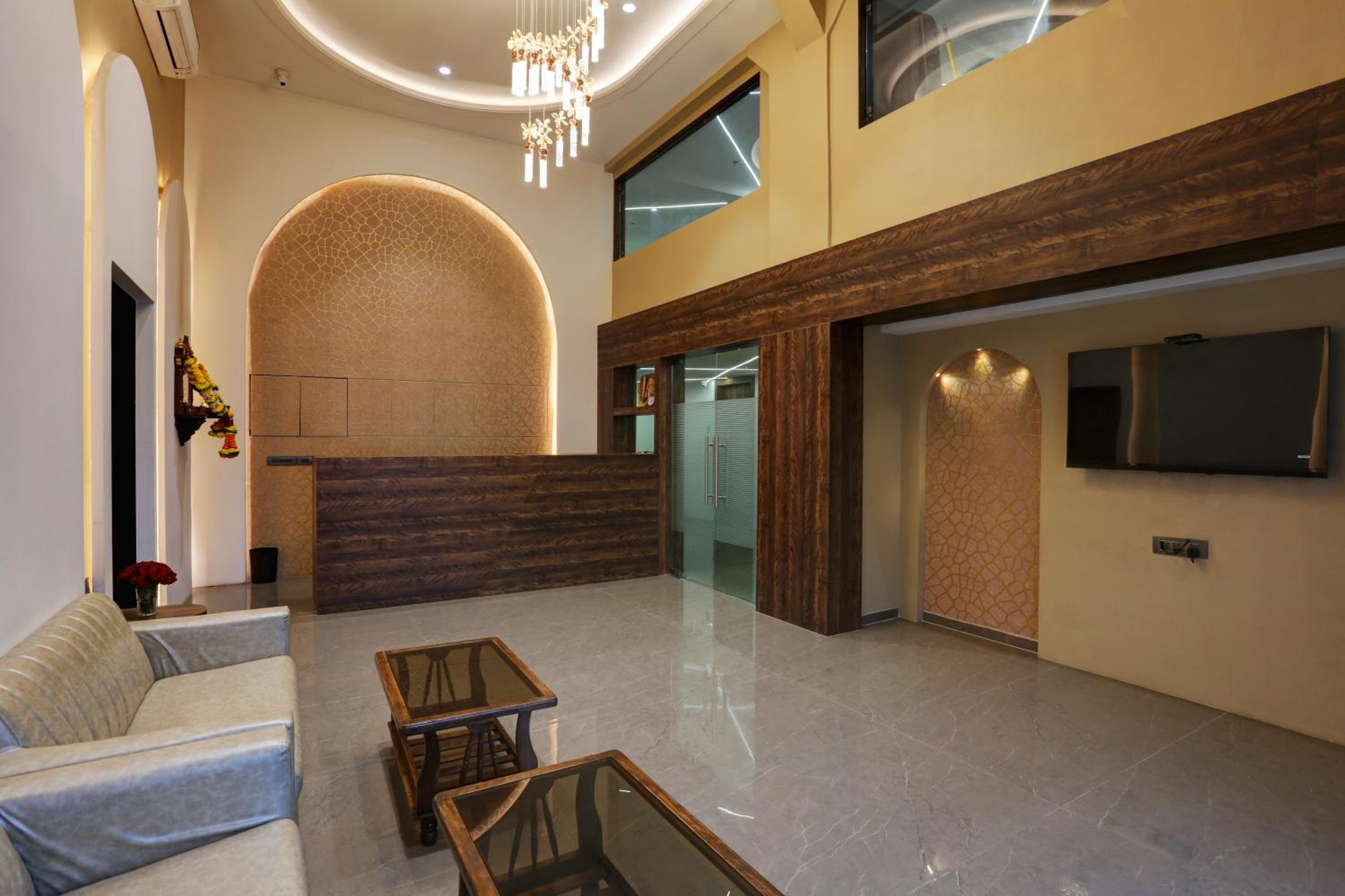 Deluxe Room - Photo 9