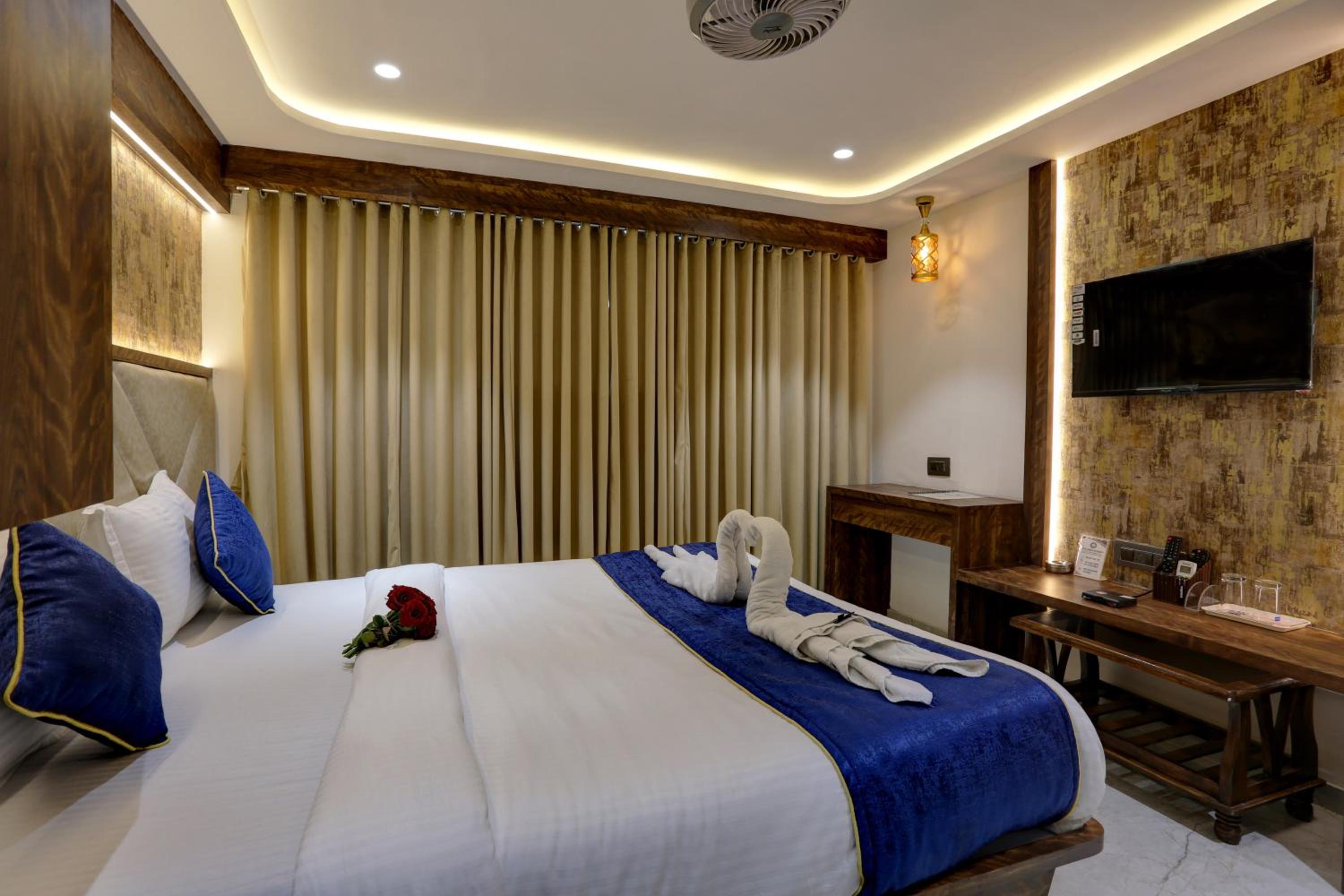 Deluxe Room - Photo 6