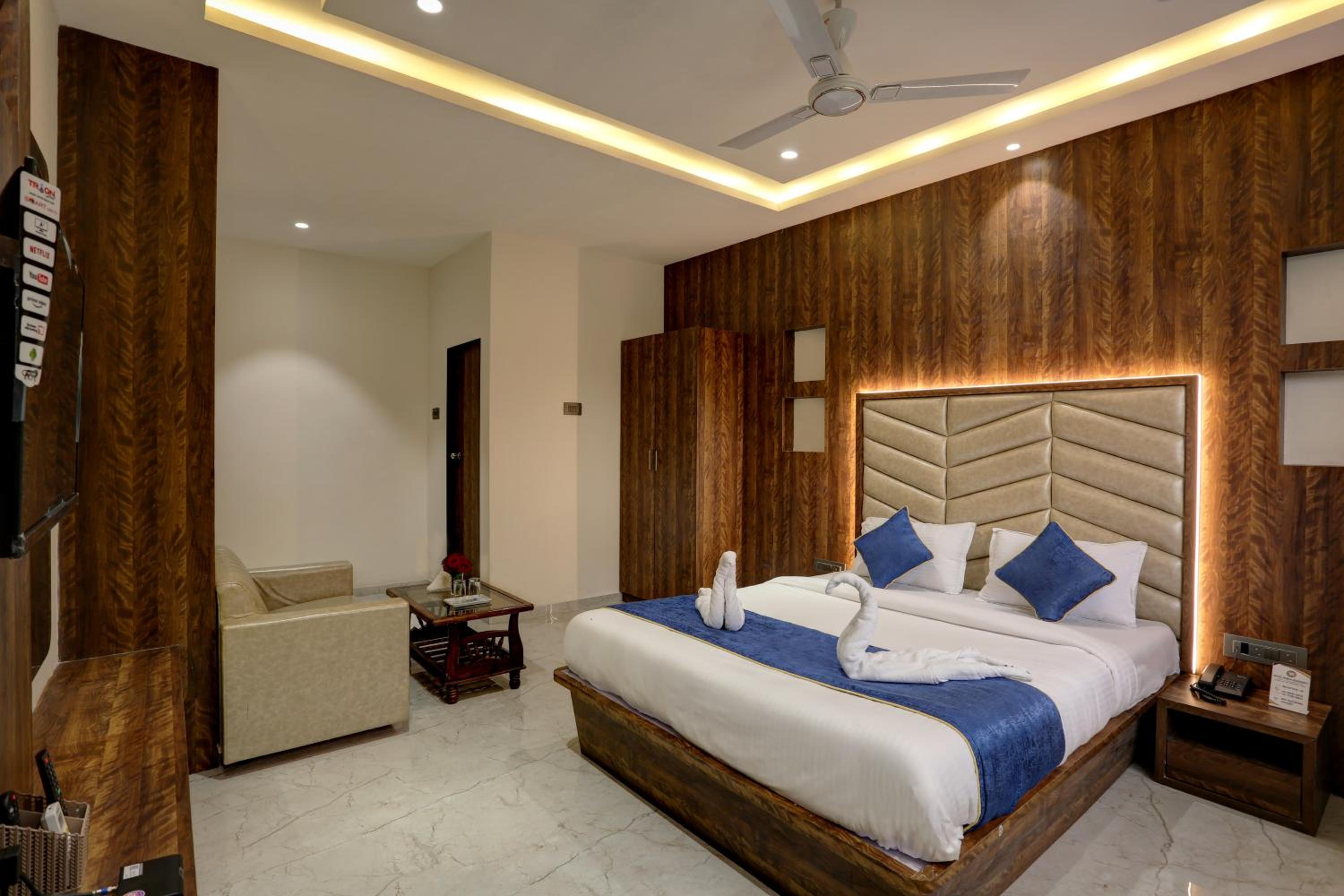 Deluxe Room - Photo 32