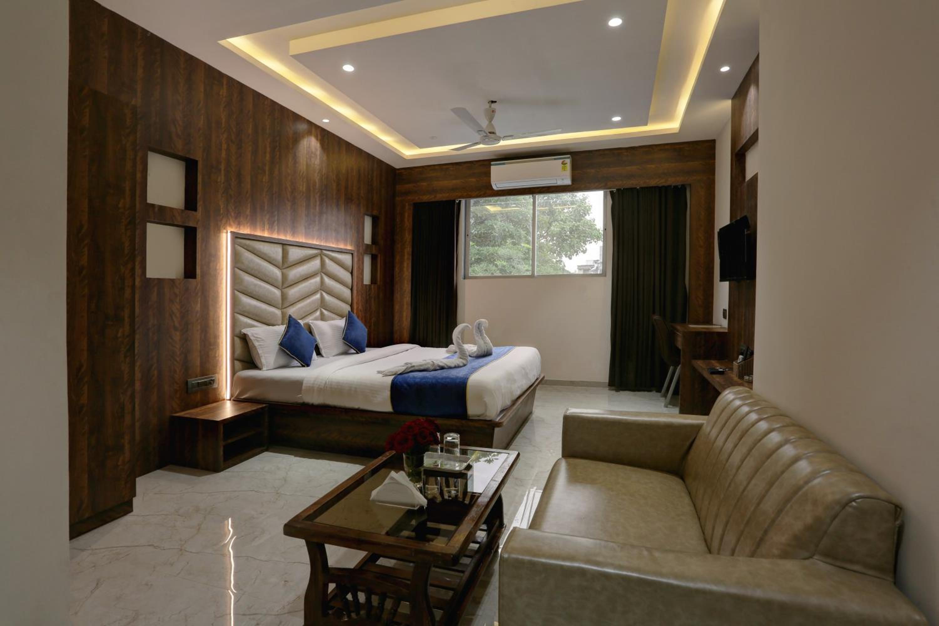 Deluxe Room - Photo 31