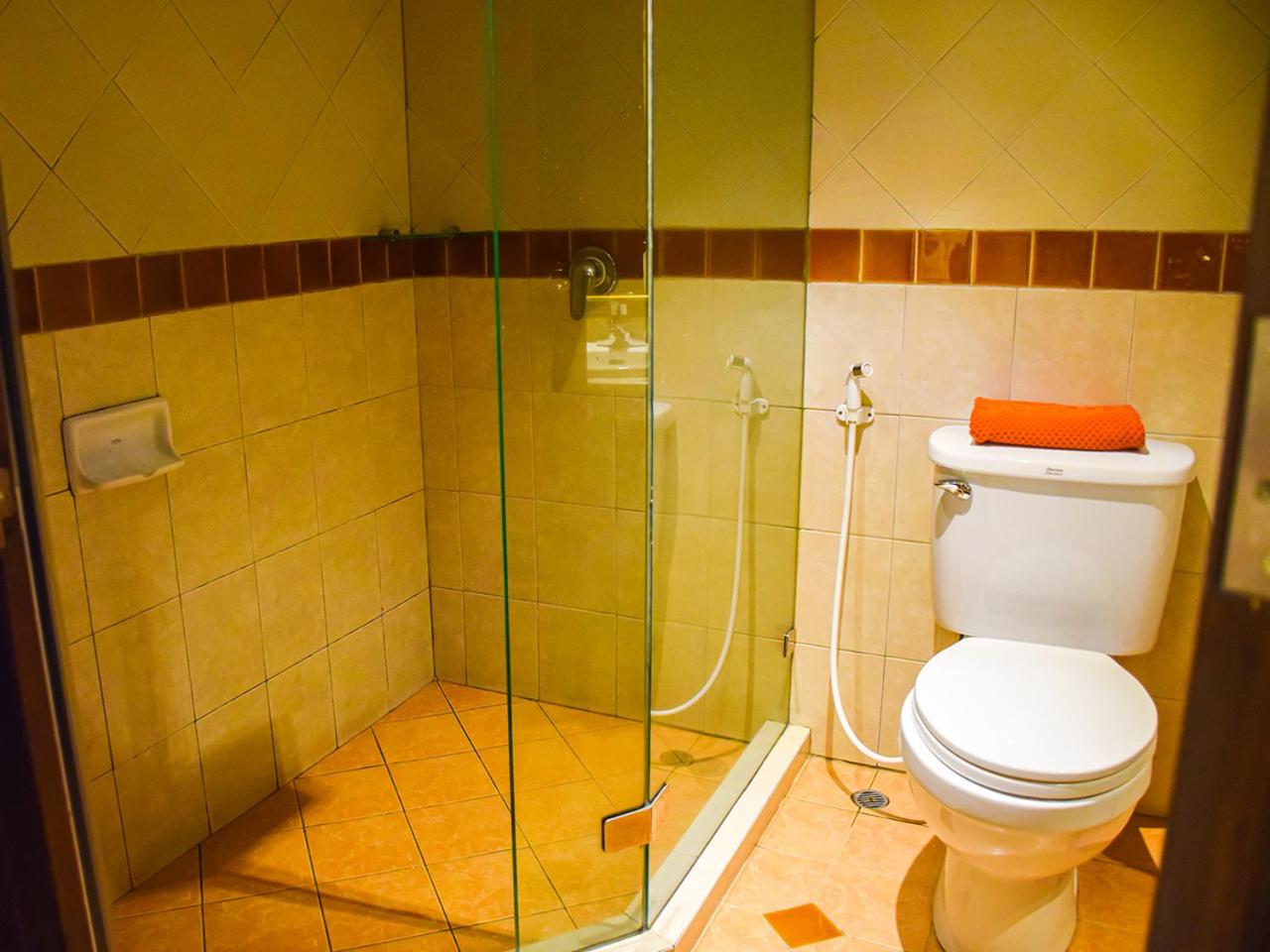 Jacuzzi Suite - Photo 2