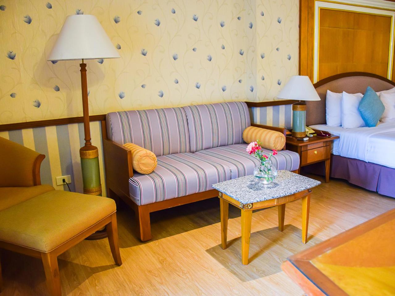Jacuzzi Suite - Photo 11