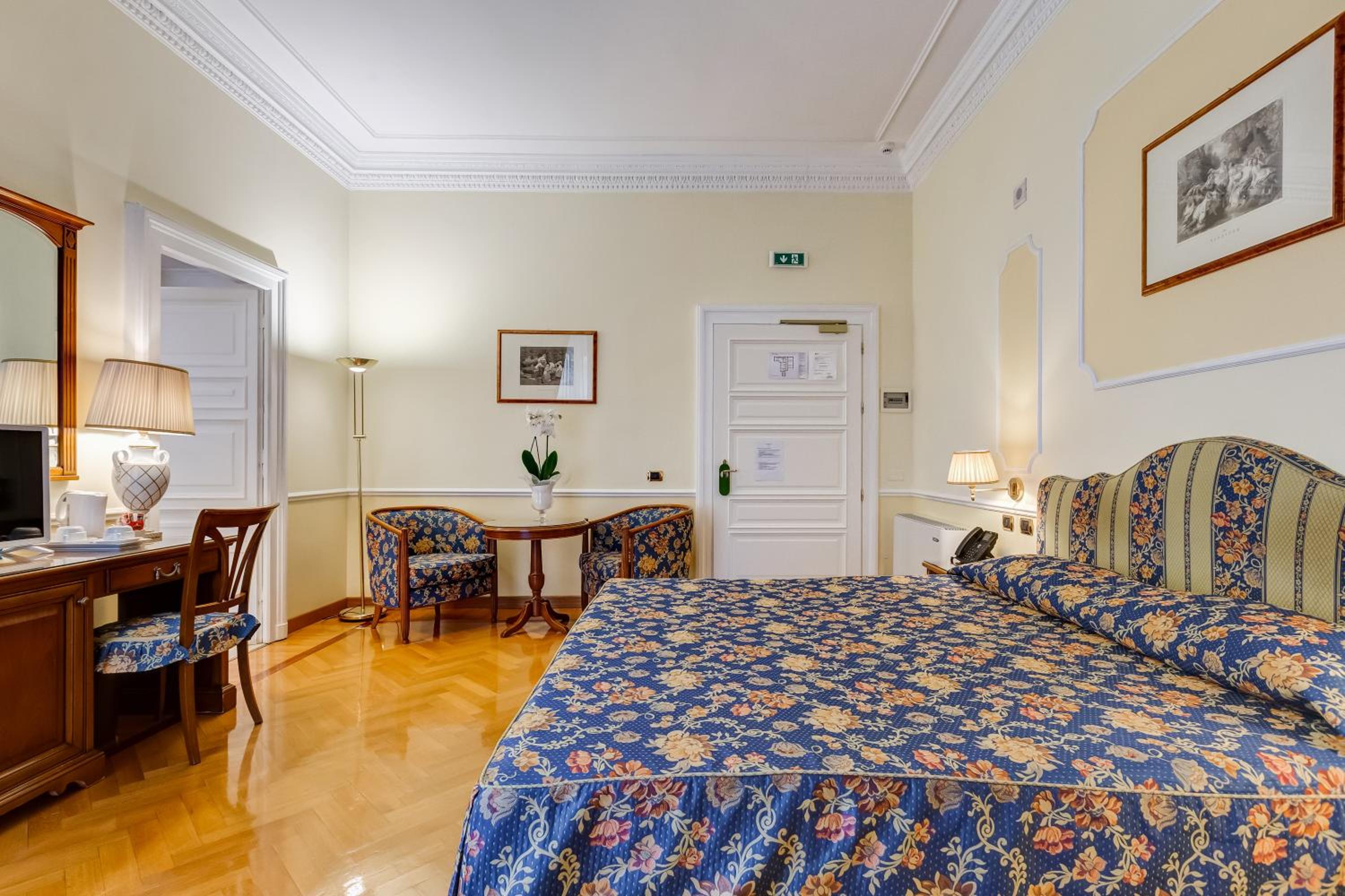 Junior Suite (2 Adults) photo 3